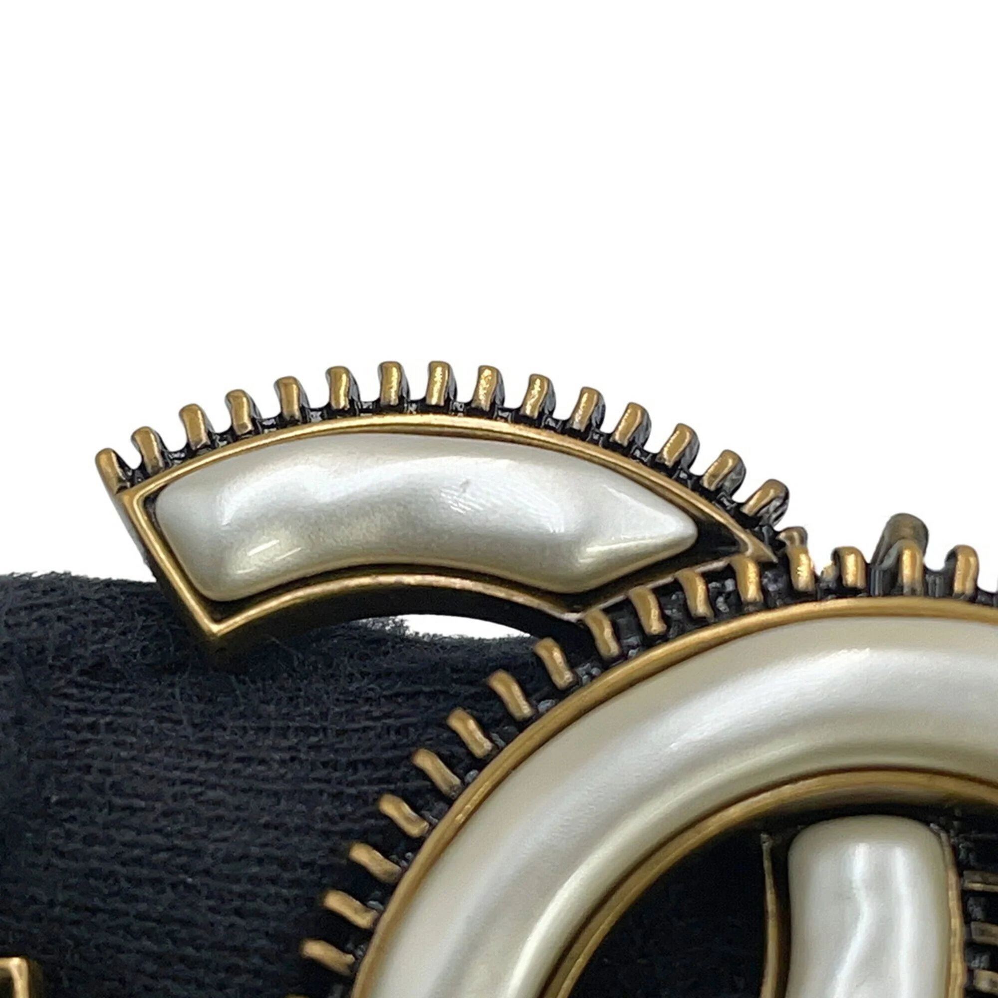 CC Logo Pendant Necklace Metal - Image 8