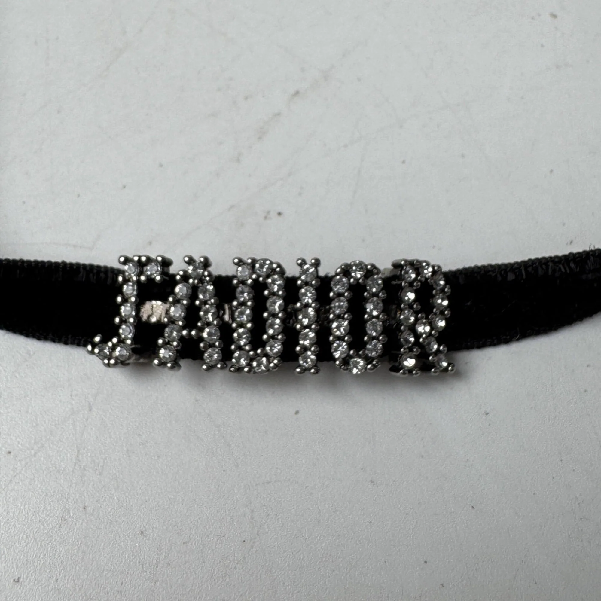 Necklace Metal and Velvet with Rhinestone - Image 4