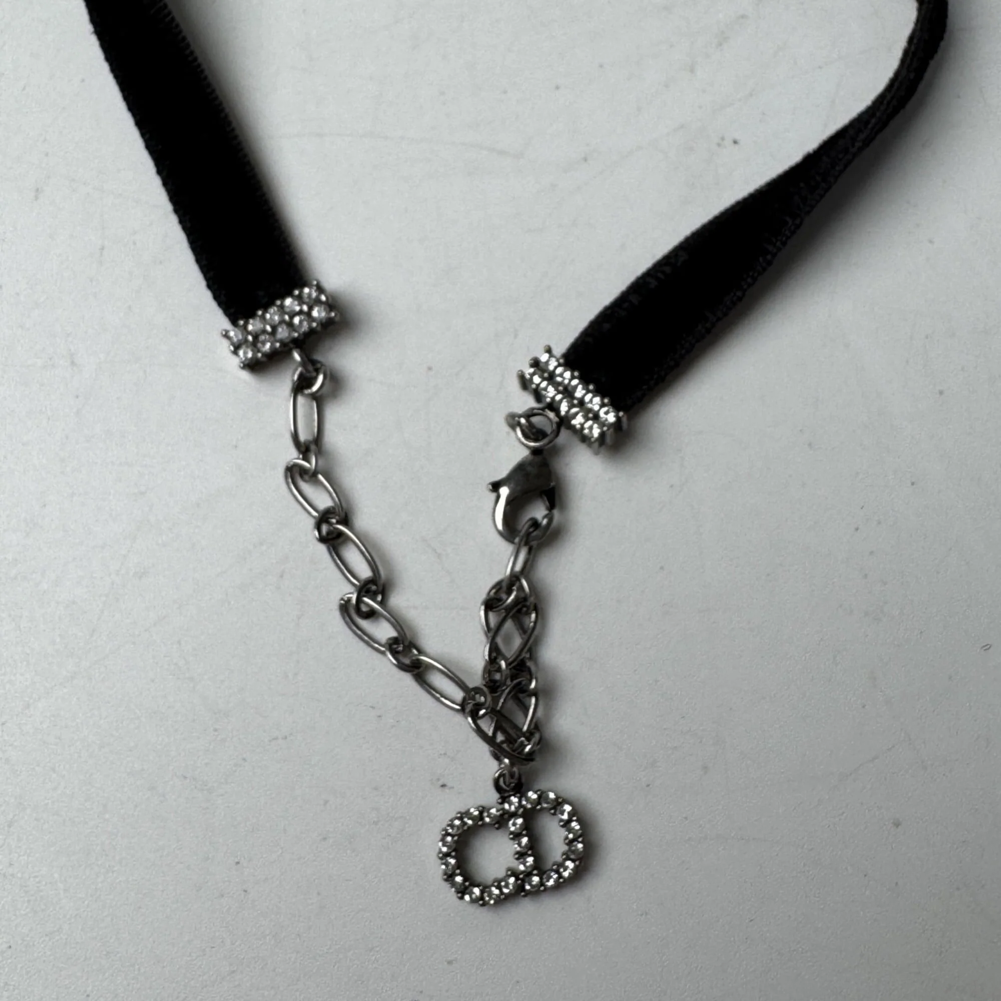 Necklace Metal and Velvet with Rhinestone - Image 5