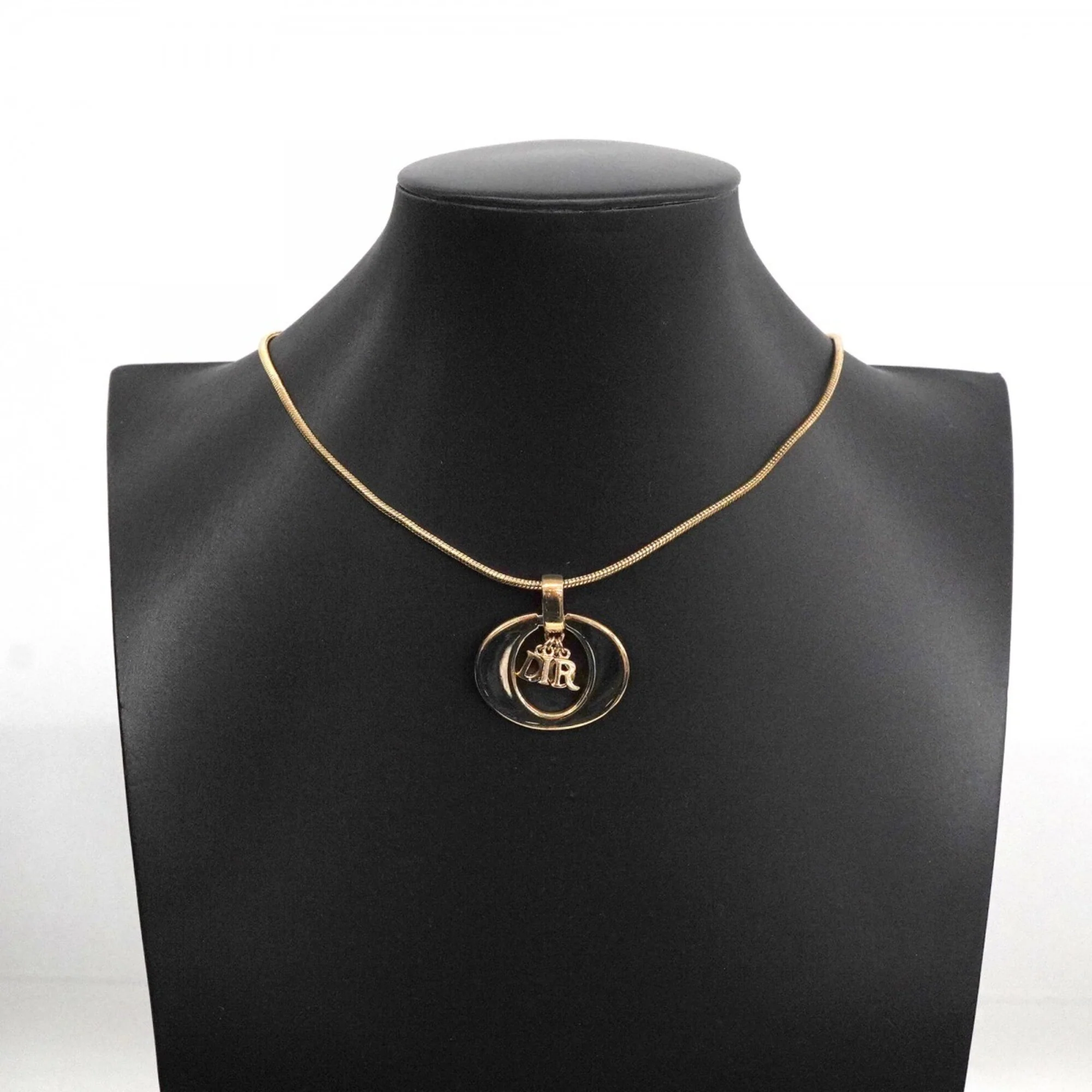 Pendant Necklace Gold - Image 6