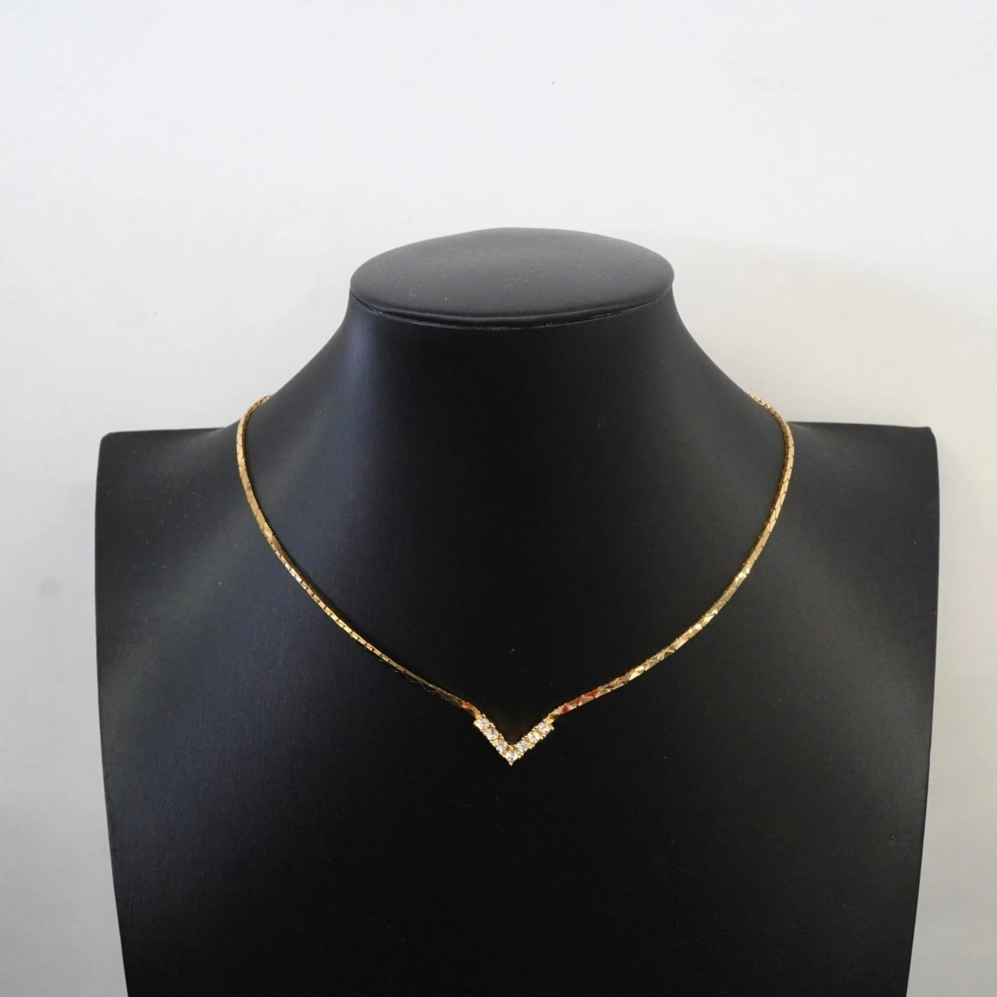 Pendant Necklace Gold and Rhinestone - Image 6