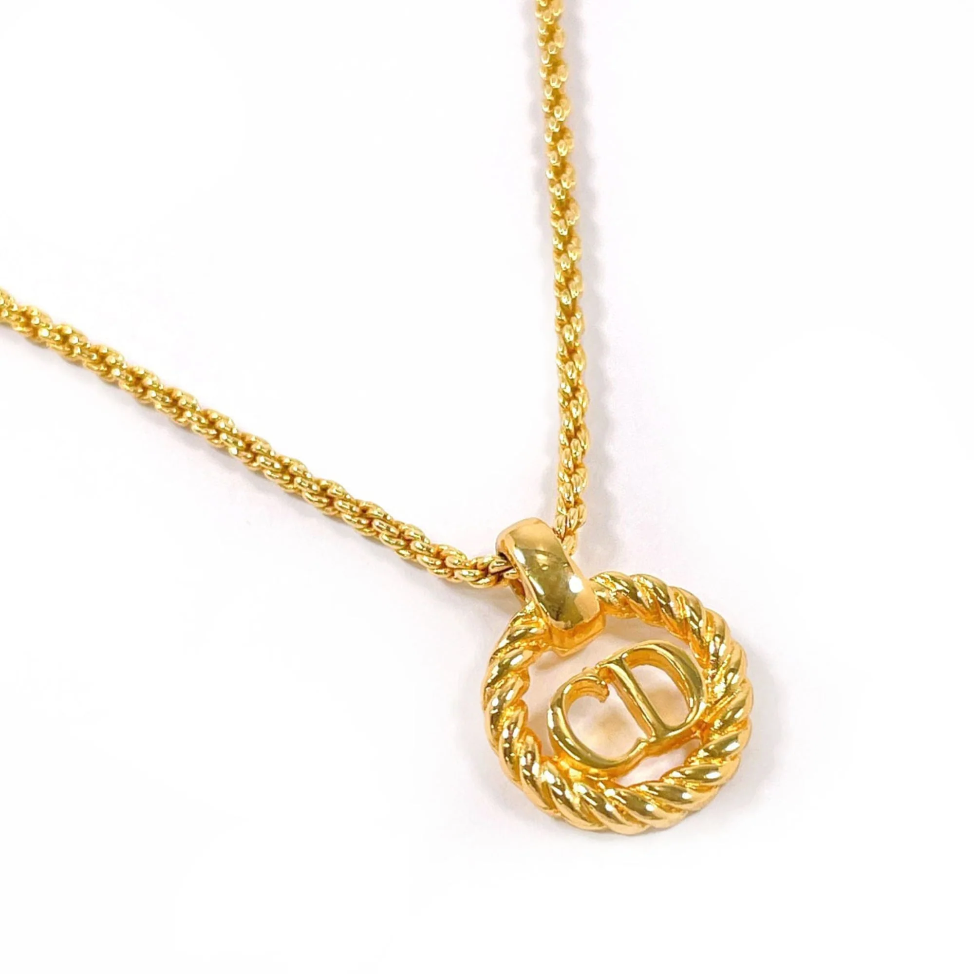 Vintage Pendant Necklace Gold