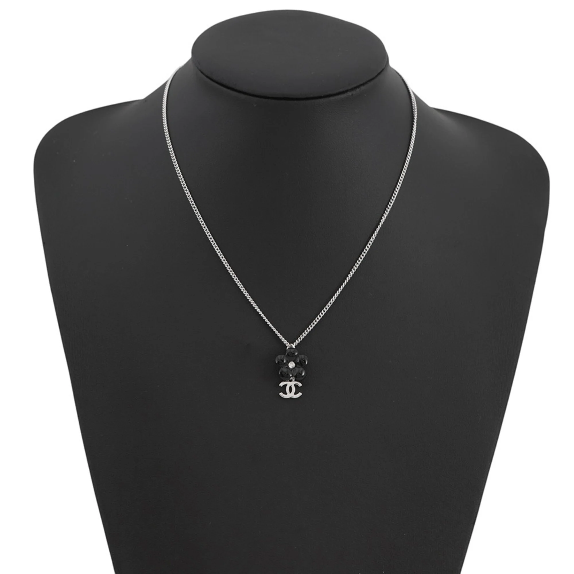 CC Logo Pendant Necklace Metal - Image 4