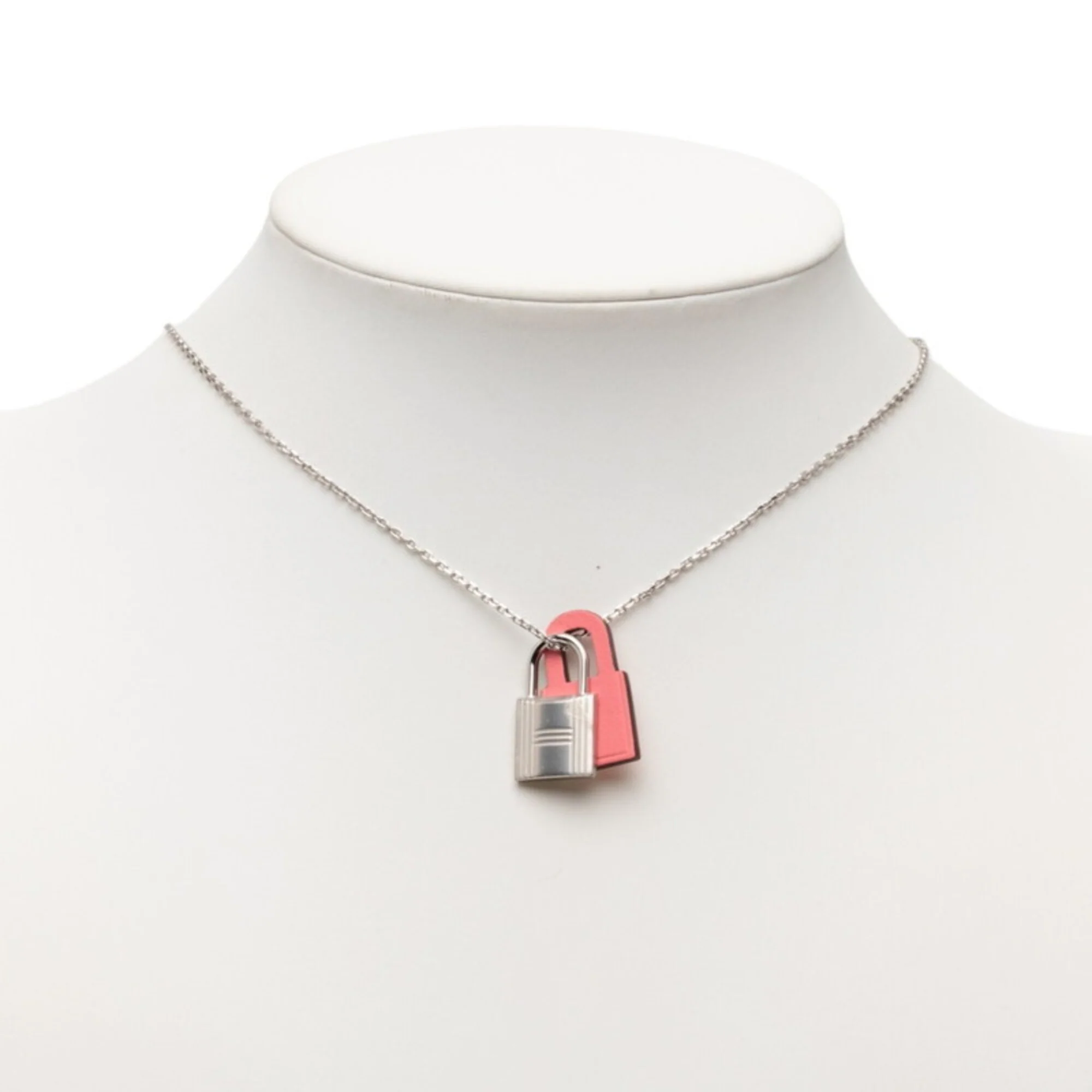 Pendant Necklace Swift Leather and Metal - Image 4