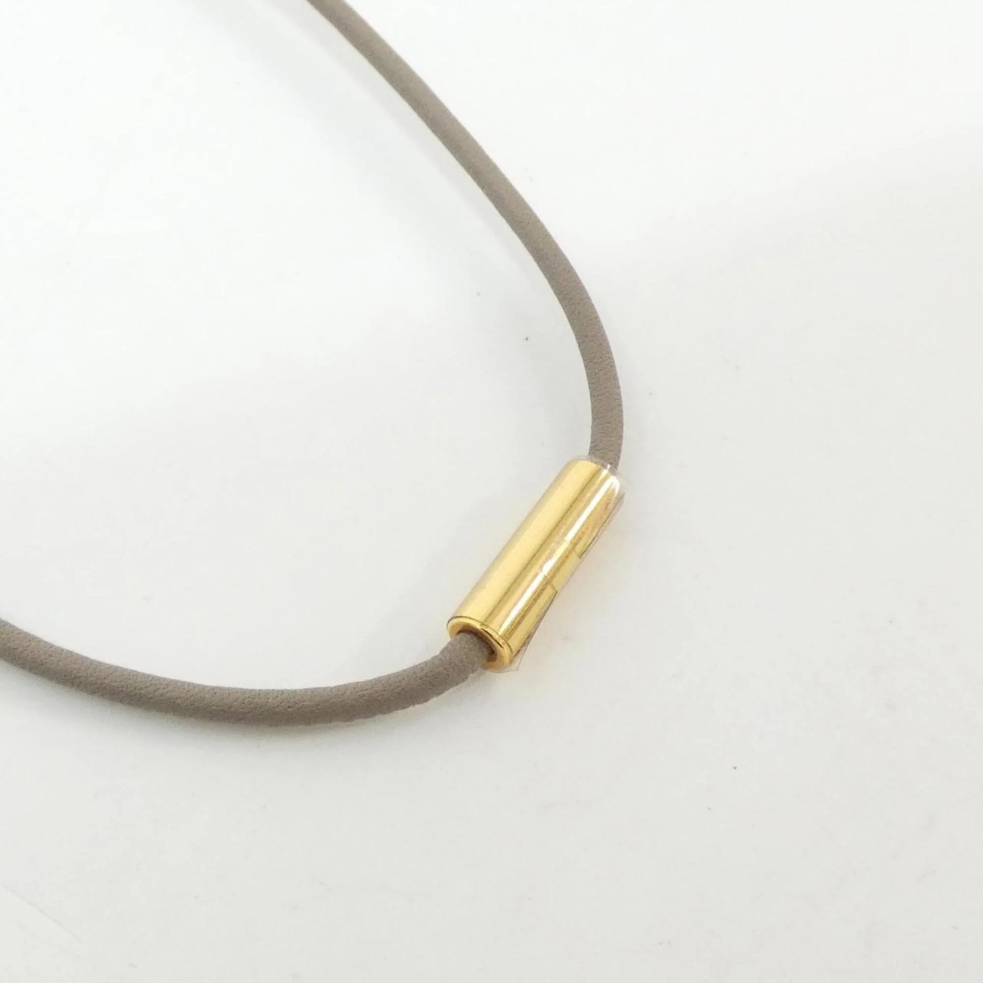 Pendant Necklace Swift Leather Gris Tourterelle - Image 6
