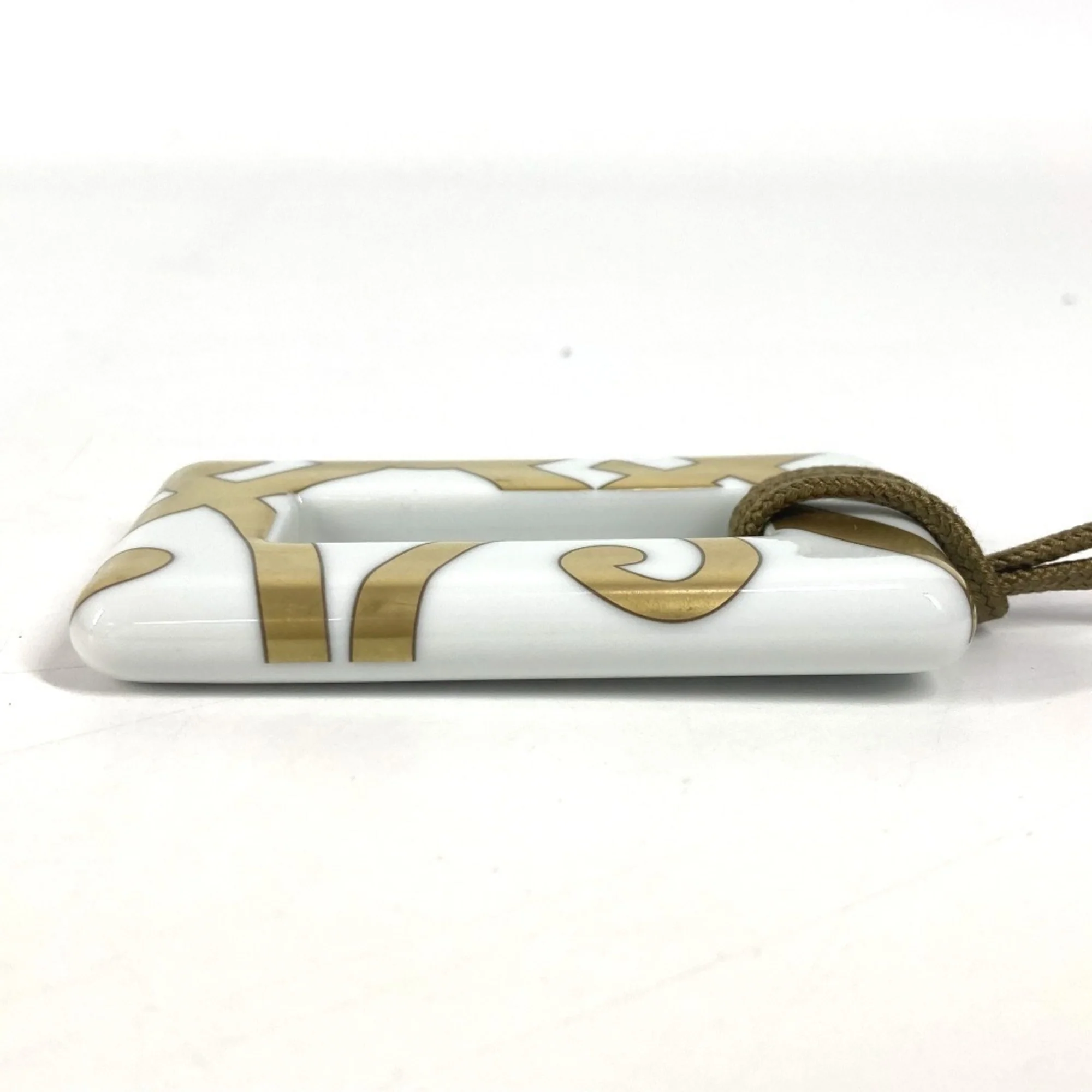 Pendant Necklace White - Image 7
