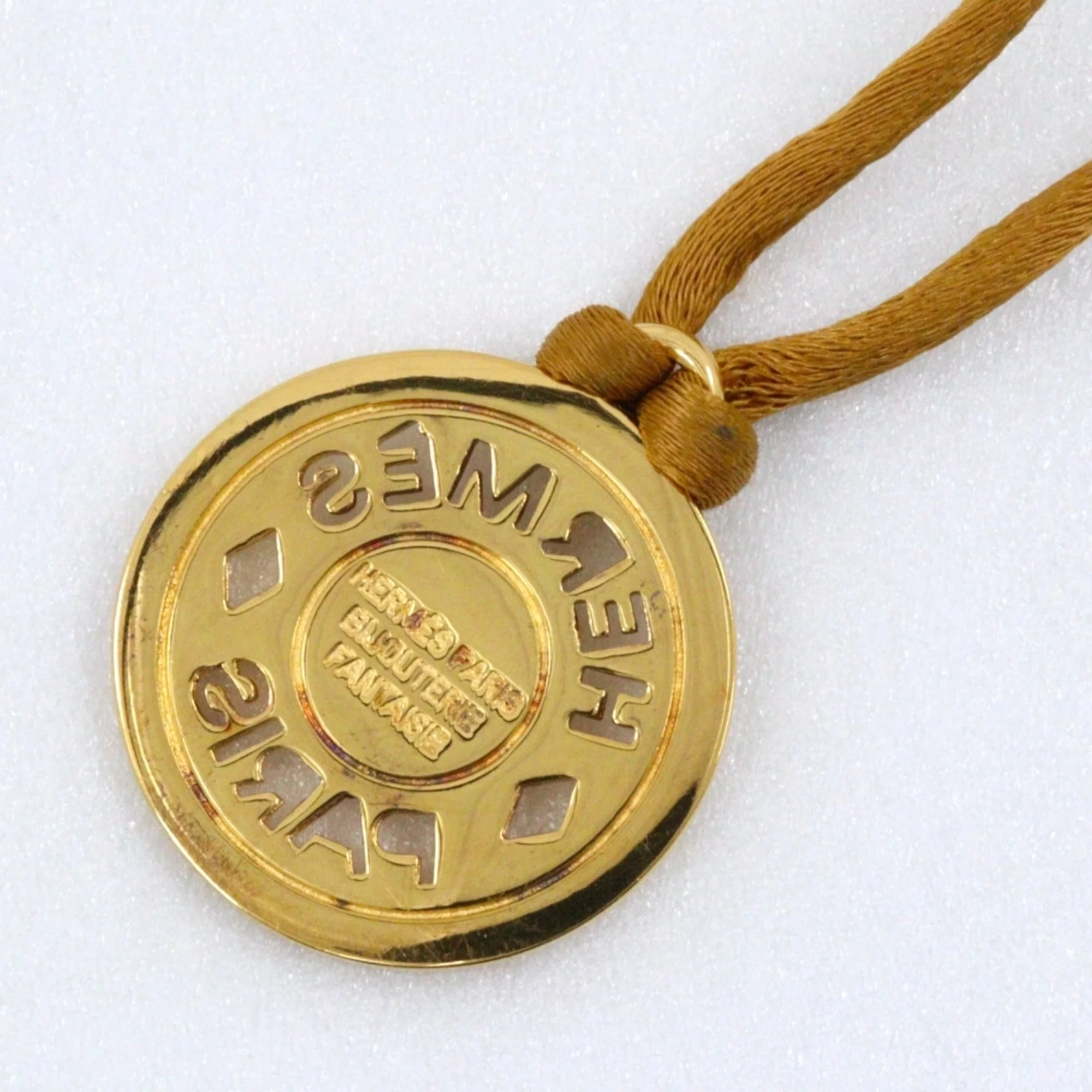 Sellier Pendant Necklace Gold and Leather - Image 3