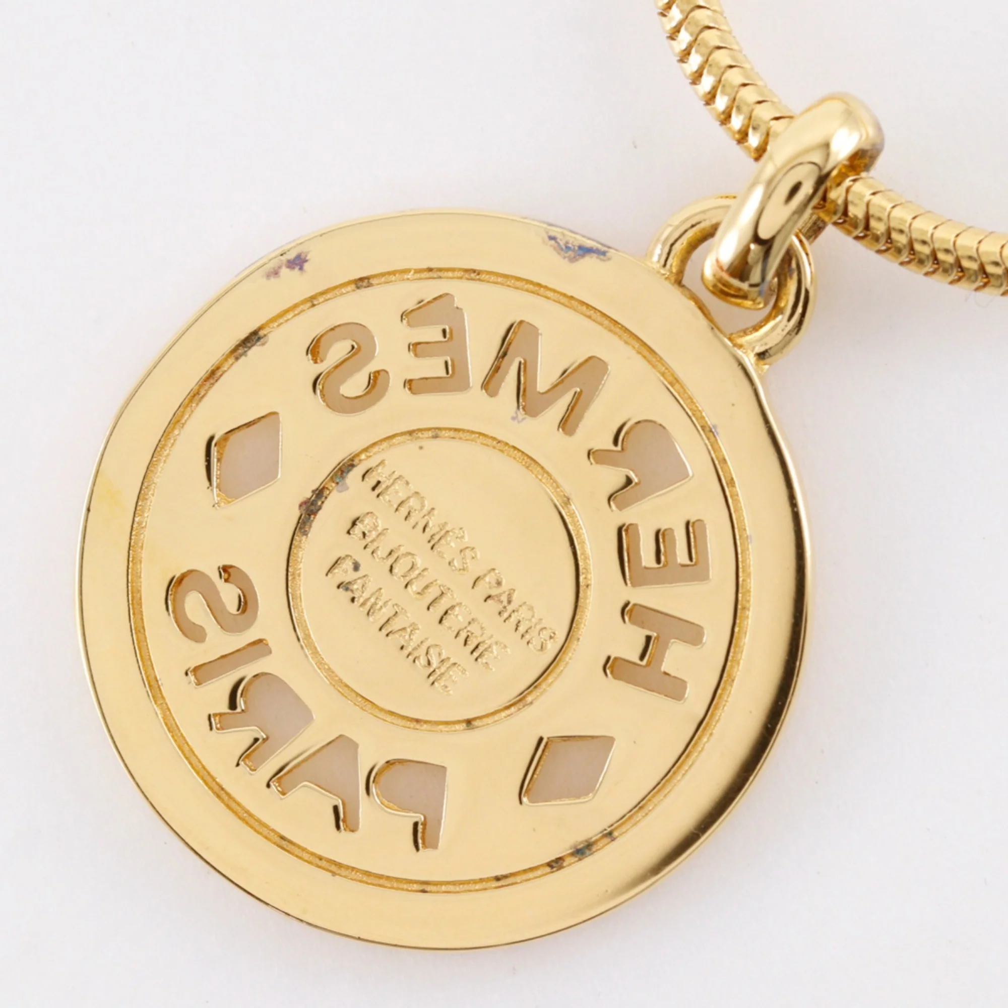 Serie Medallion Pendant Necklace Gold - Image 7