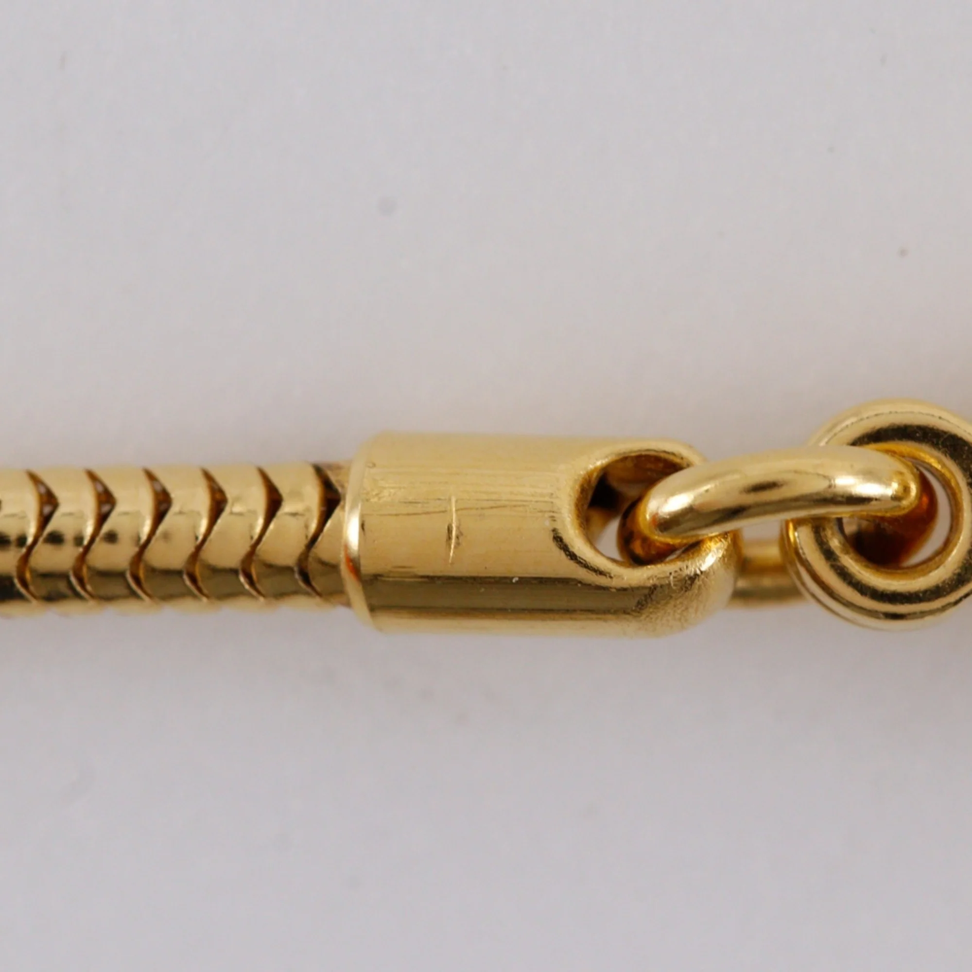 Serie Medallion Pendant Necklace Gold - Image 9
