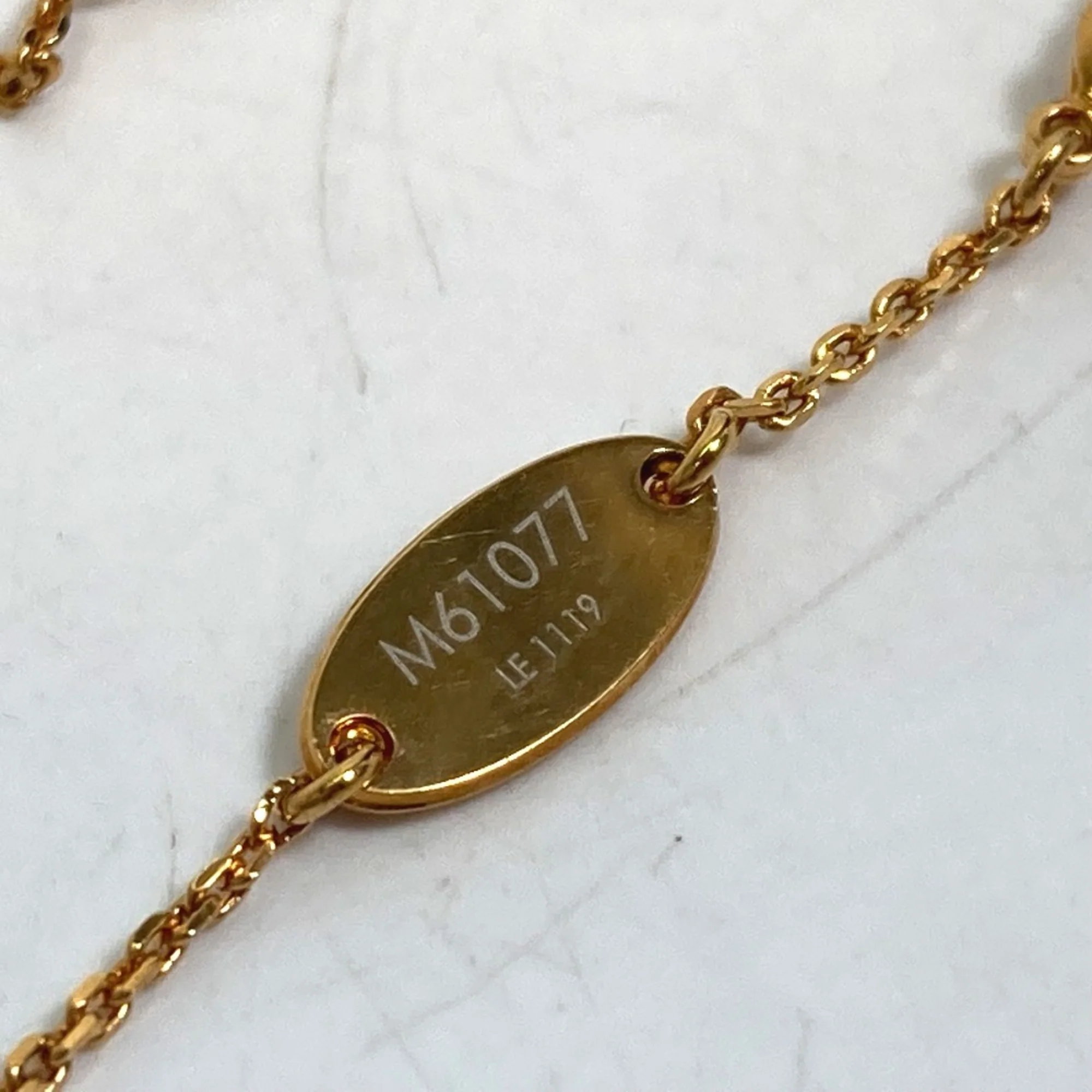 Initial V Pendant Necklace Gold - Image 8