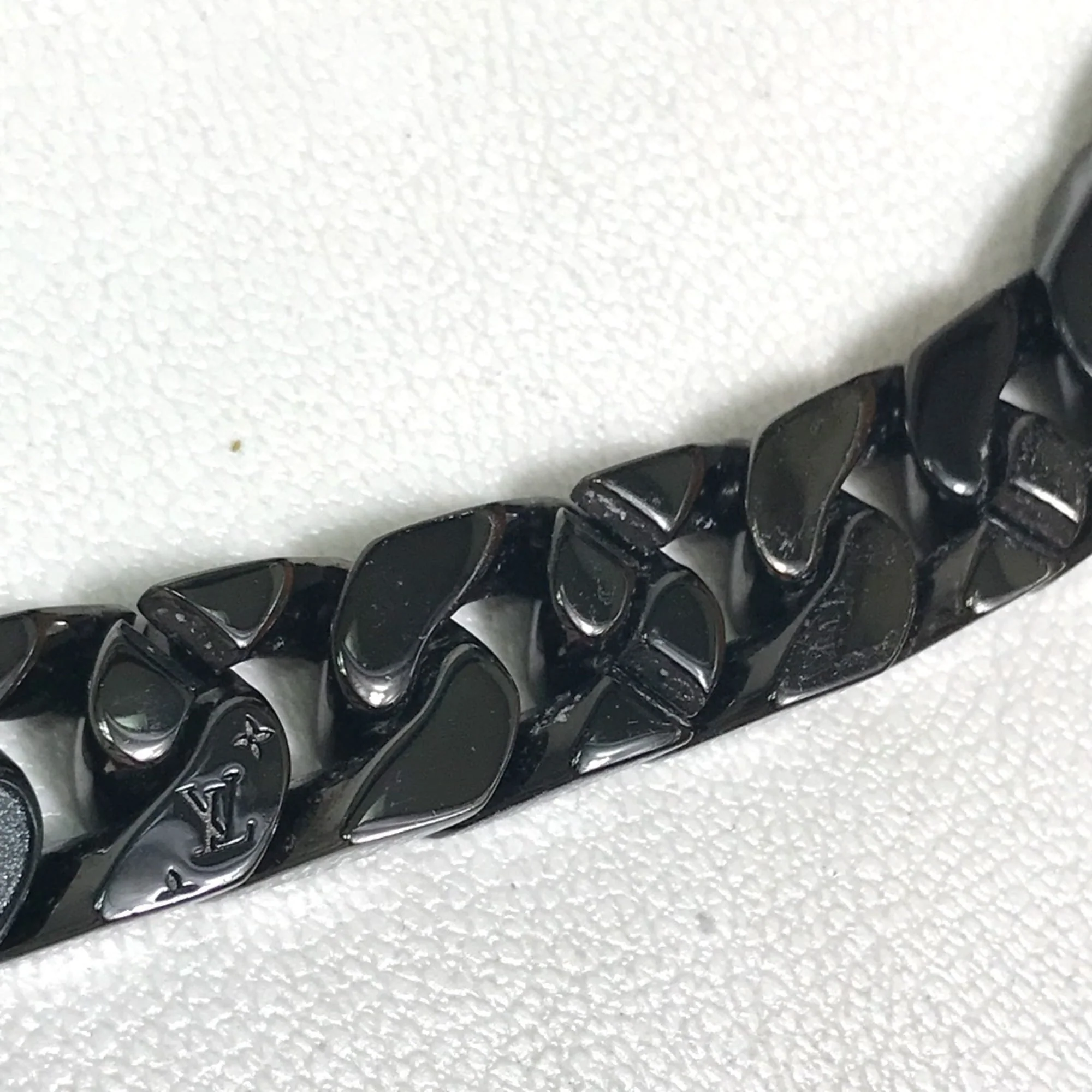 Pendant Necklace Metal Black and Green - Image 8