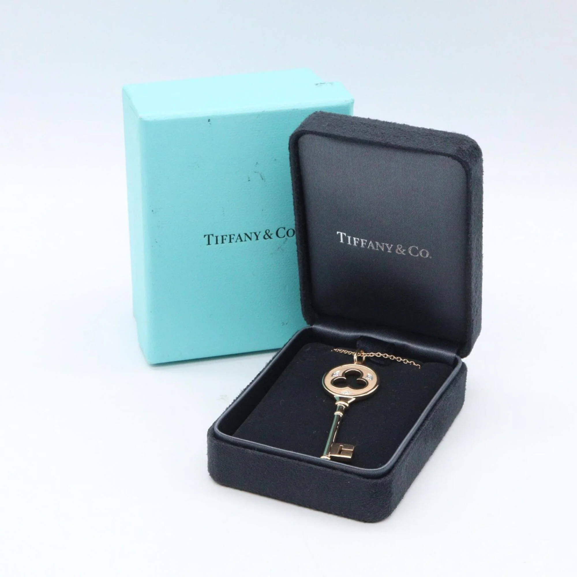 Clover Key Pendant Necklace 18K Rose Gold and Diamond - Image 6