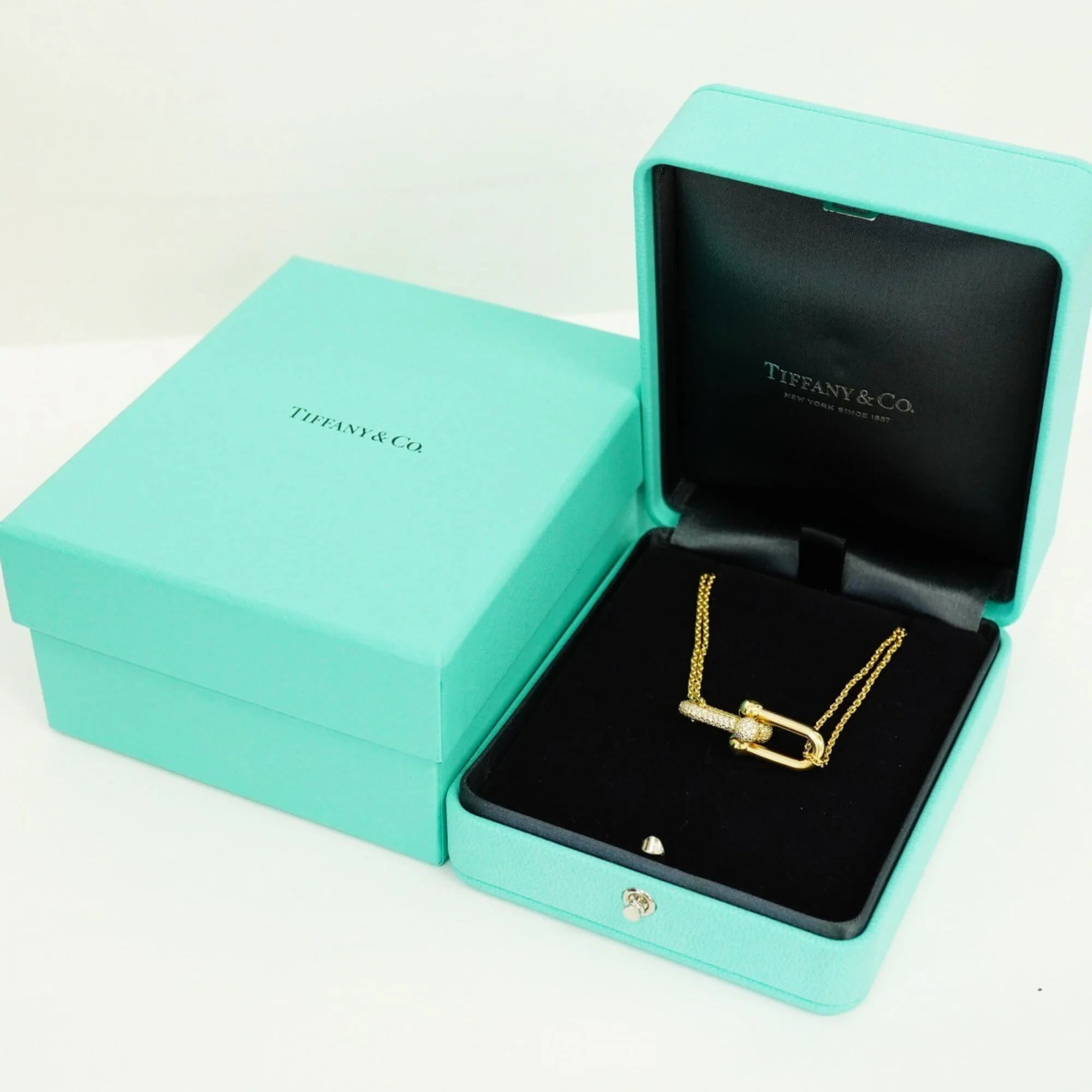 Double Link Pendant Necklace 18K Yellow Gold with Diamond - Image 8