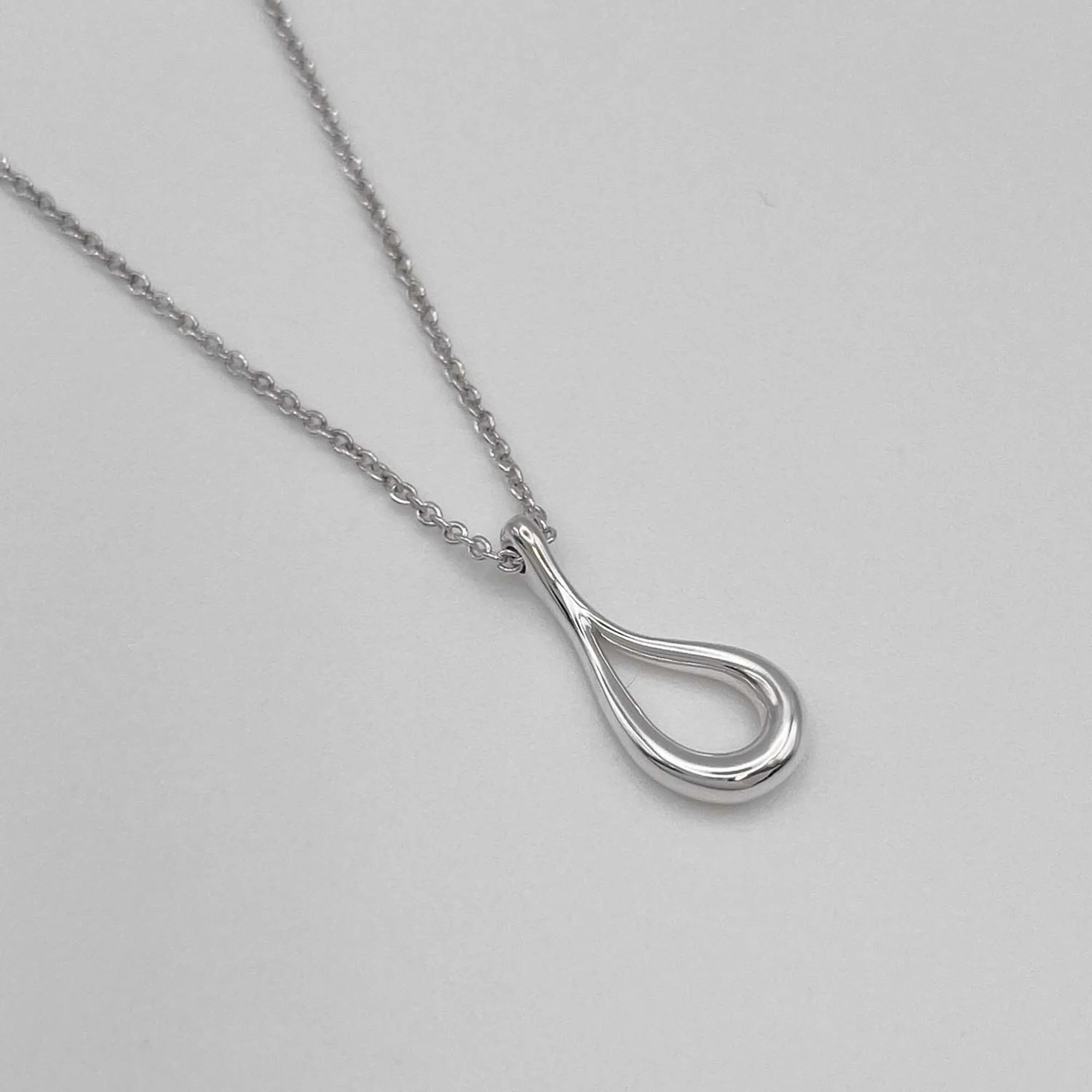 Elsa Peretti Pendant Necklace Sterling Silver 17mm - Image 3