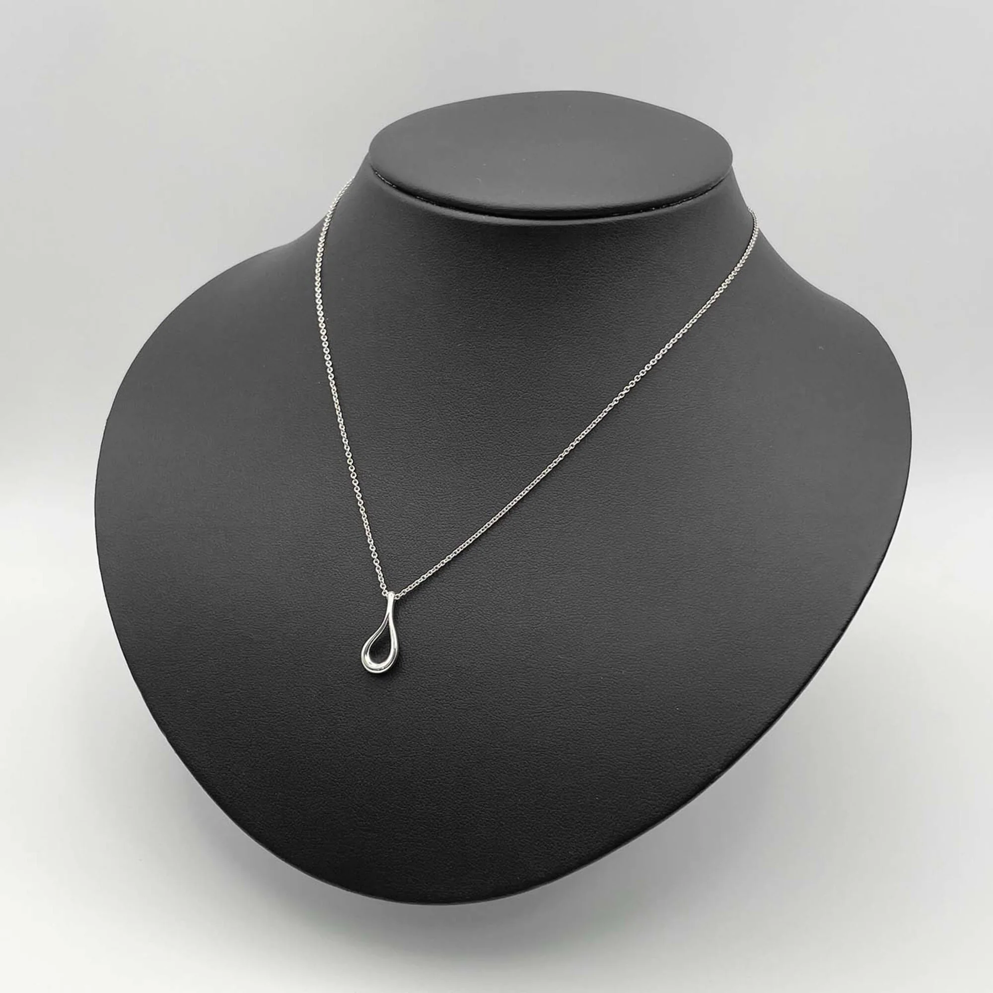 Elsa Peretti Pendant Necklace Sterling Silver 17mm - Image 7