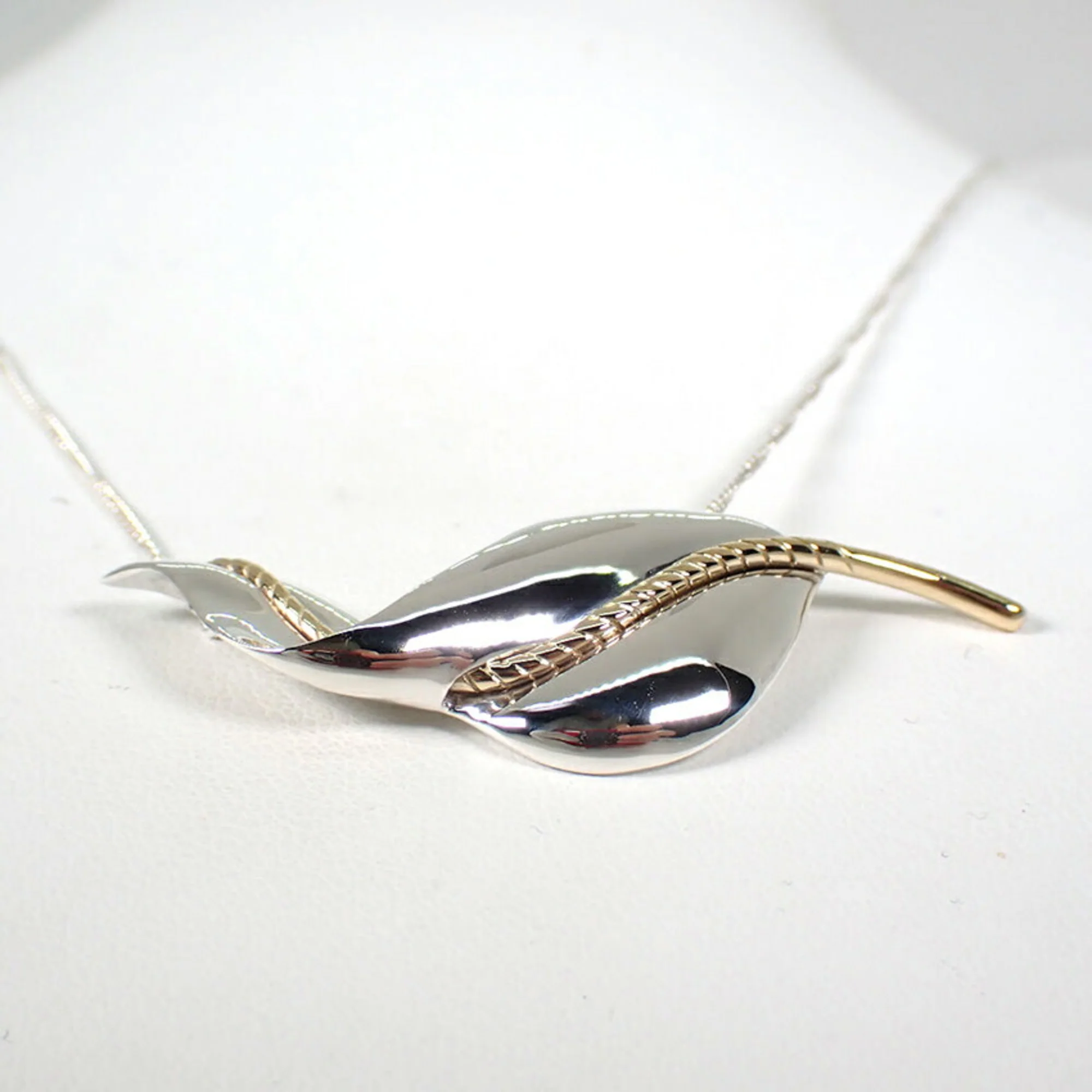 Leaf Pendant Necklace Sterling Silver and 18K Yellow Gold - Image 5