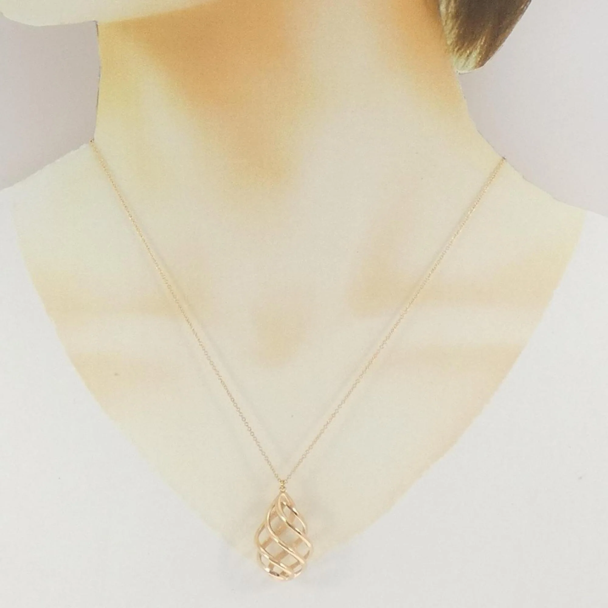 Pendant Necklace 18K Rose Gold Medium - Image 5