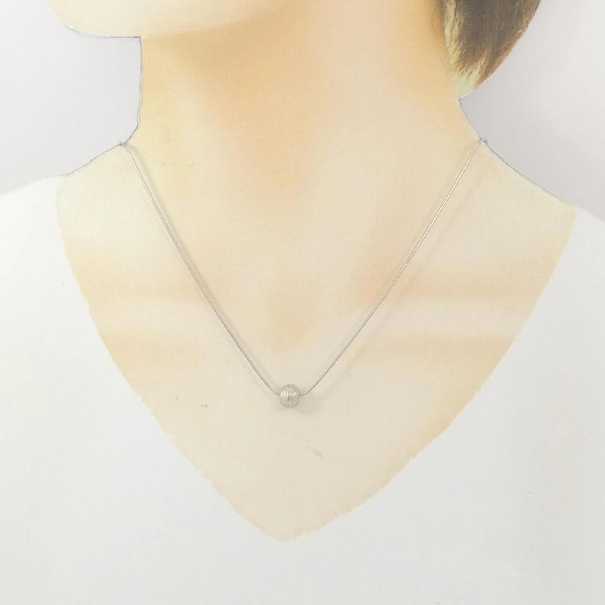 Pendant Necklace 18K White Gold with Diamond - Image 5