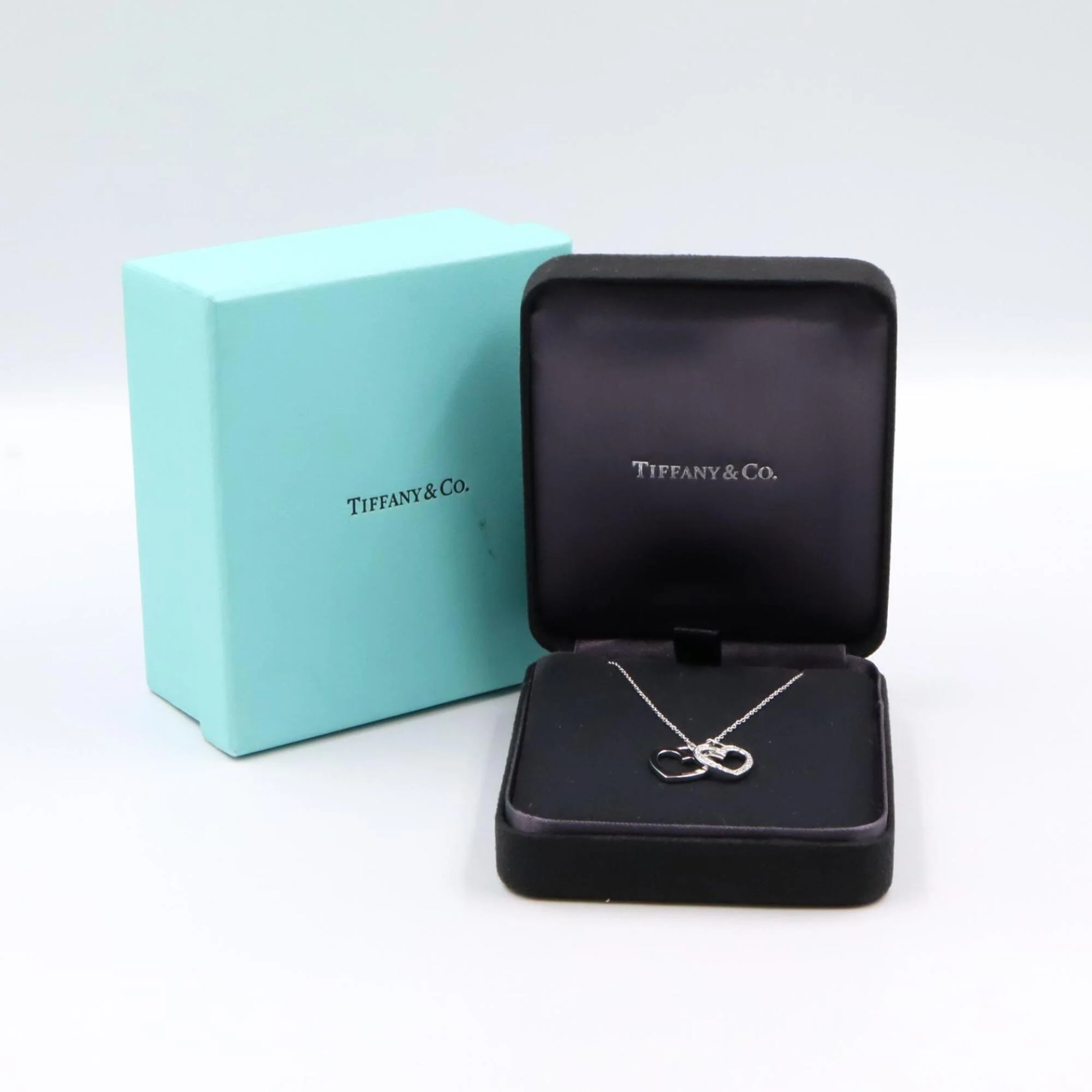 Pendant Necklace 18K White Gold with Diamond - Image 6