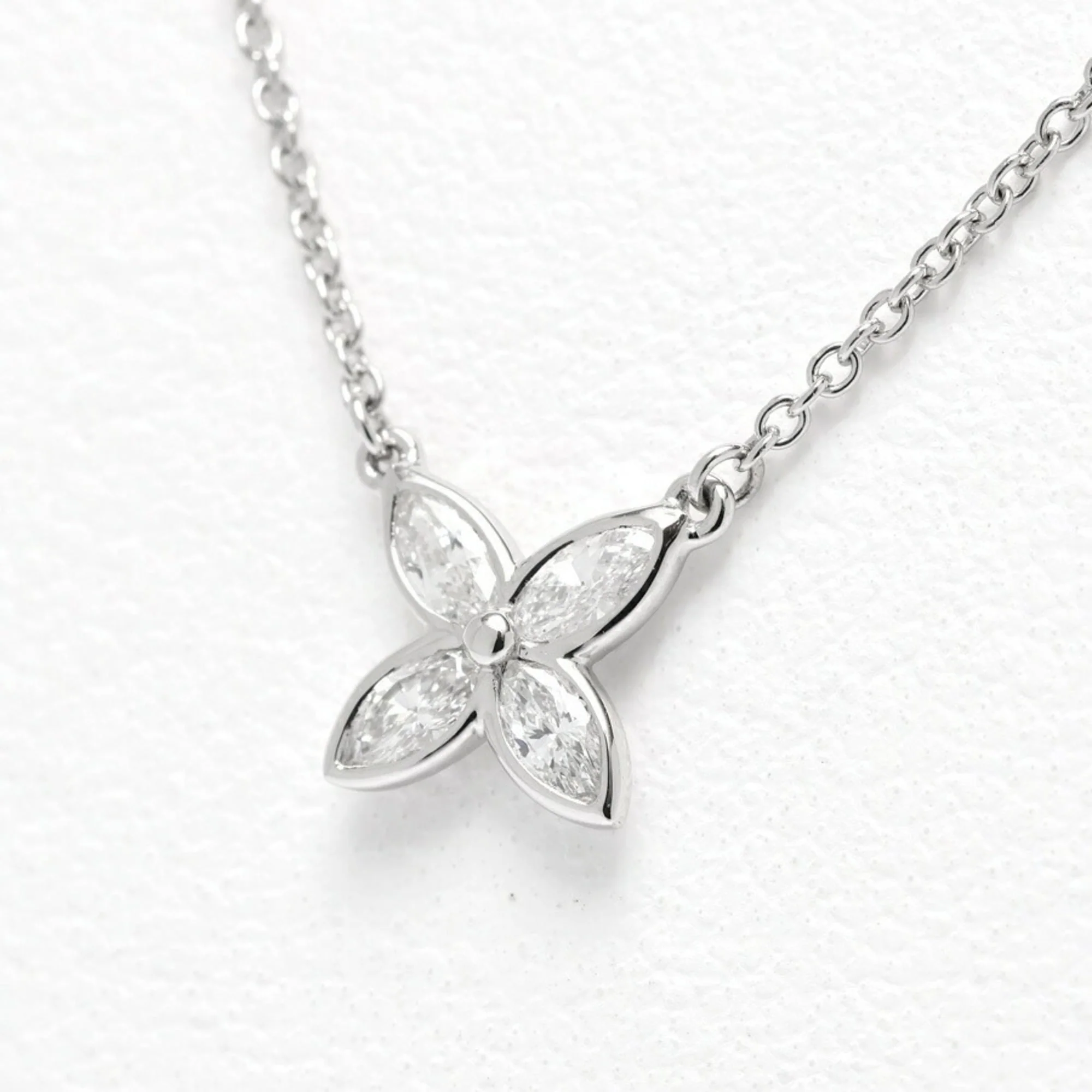Pendant Necklace Platinum with Diamond Small
