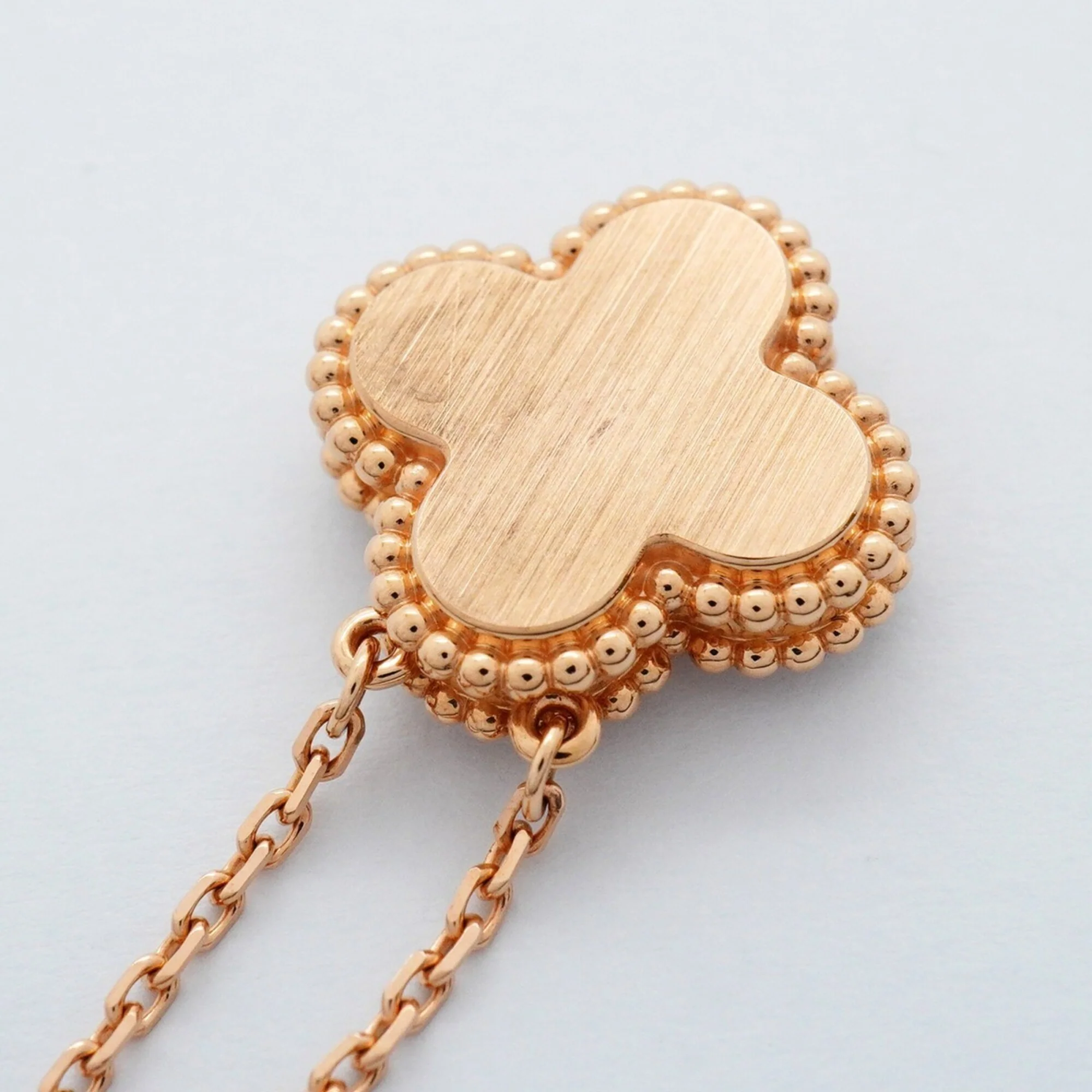 Alhambra Pendant Necklace 18K Rose Gold and Mother of Pearl - Image 9