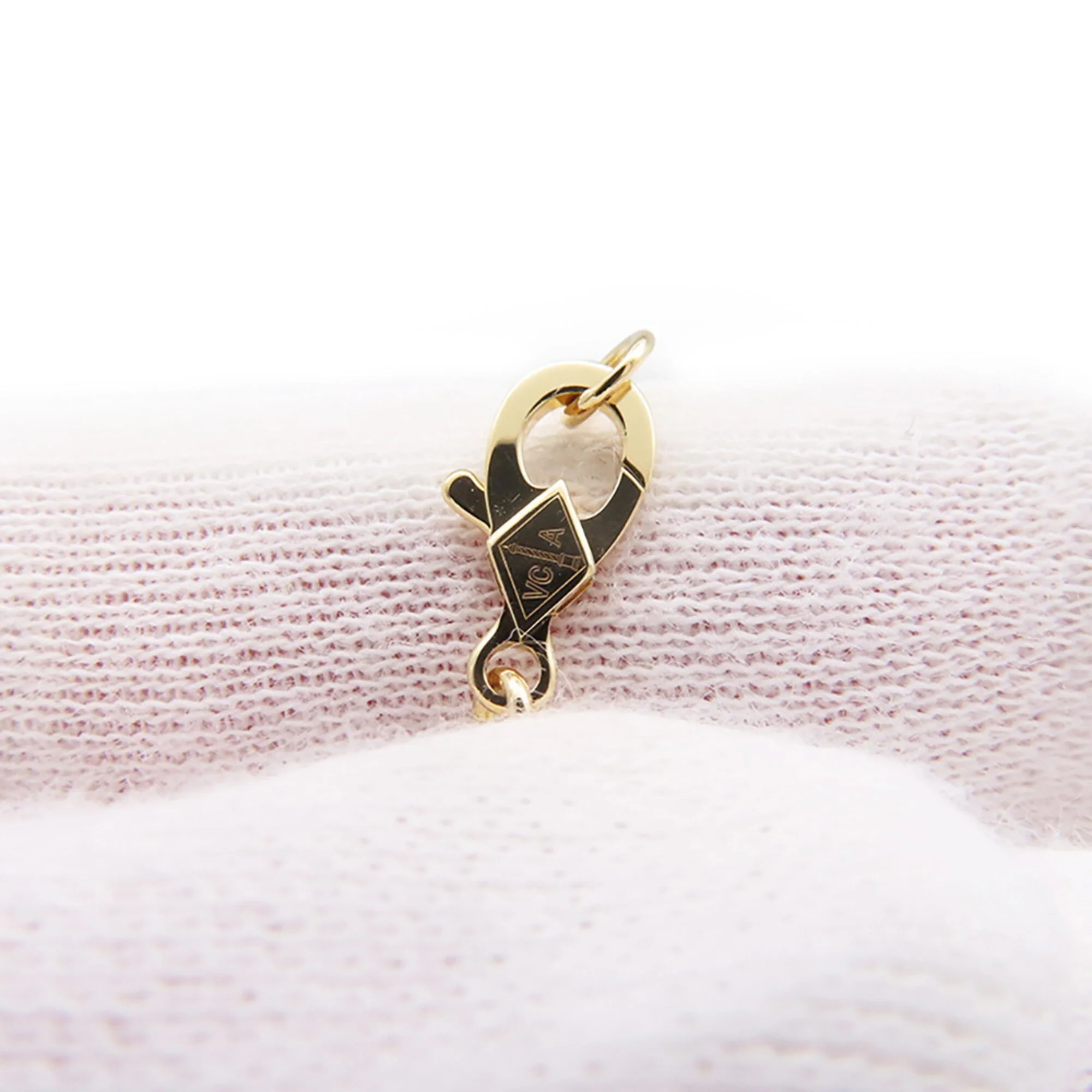 Alhambra Pendant Necklace 18K Yellow Gold and Mother of Pearl - Image 7