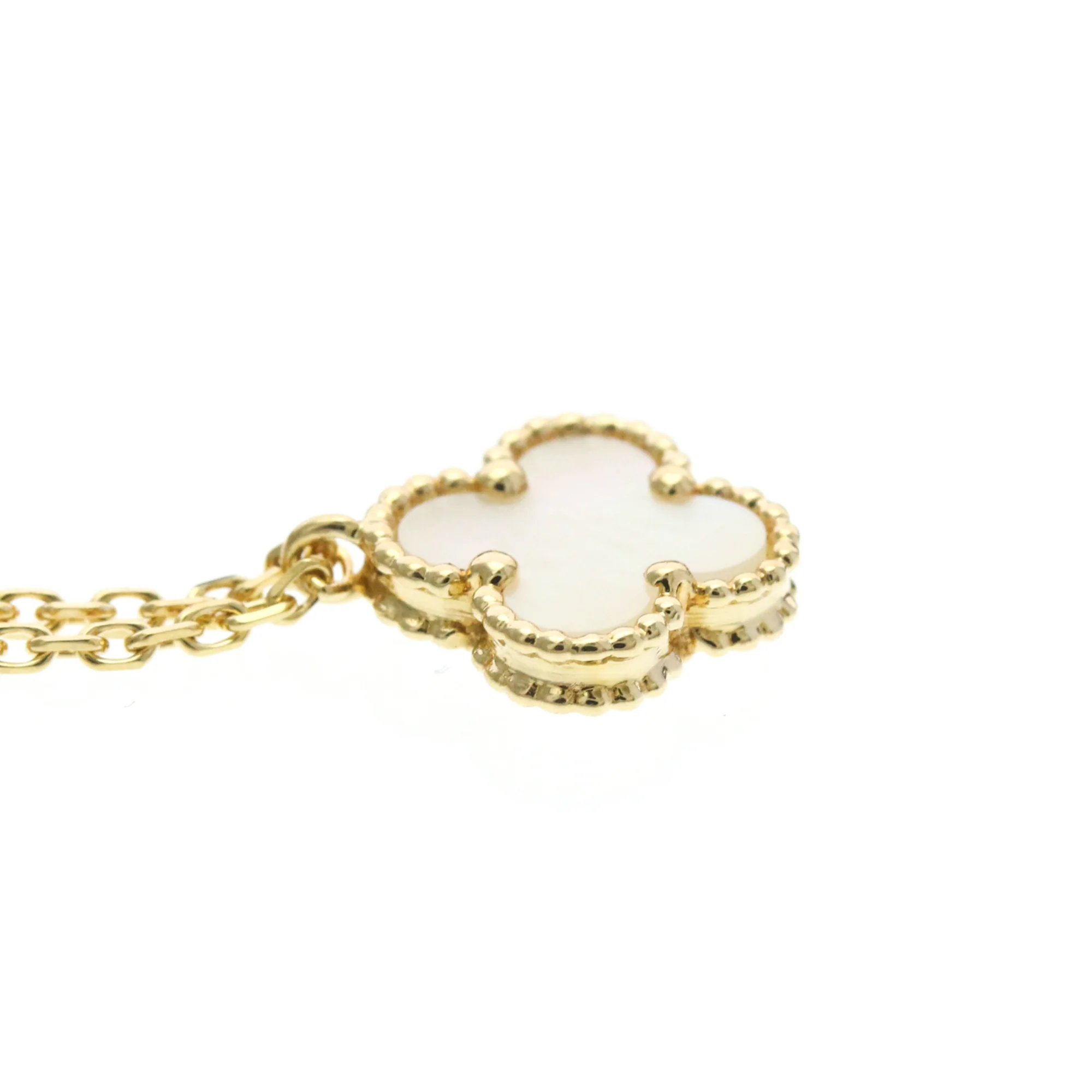 Sweet Alhambra Pendant Necklace 18K Yellow Gold and Mother of Pearl - Image 5