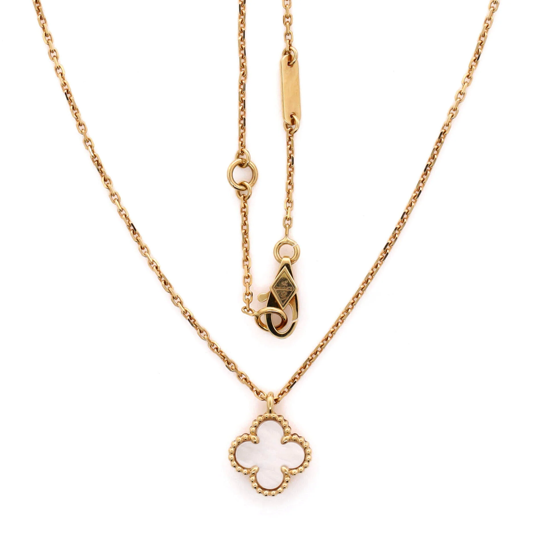 Sweet Alhambra Pendant Necklace 18K Yellow Gold and Mother of Pearl - Image 3