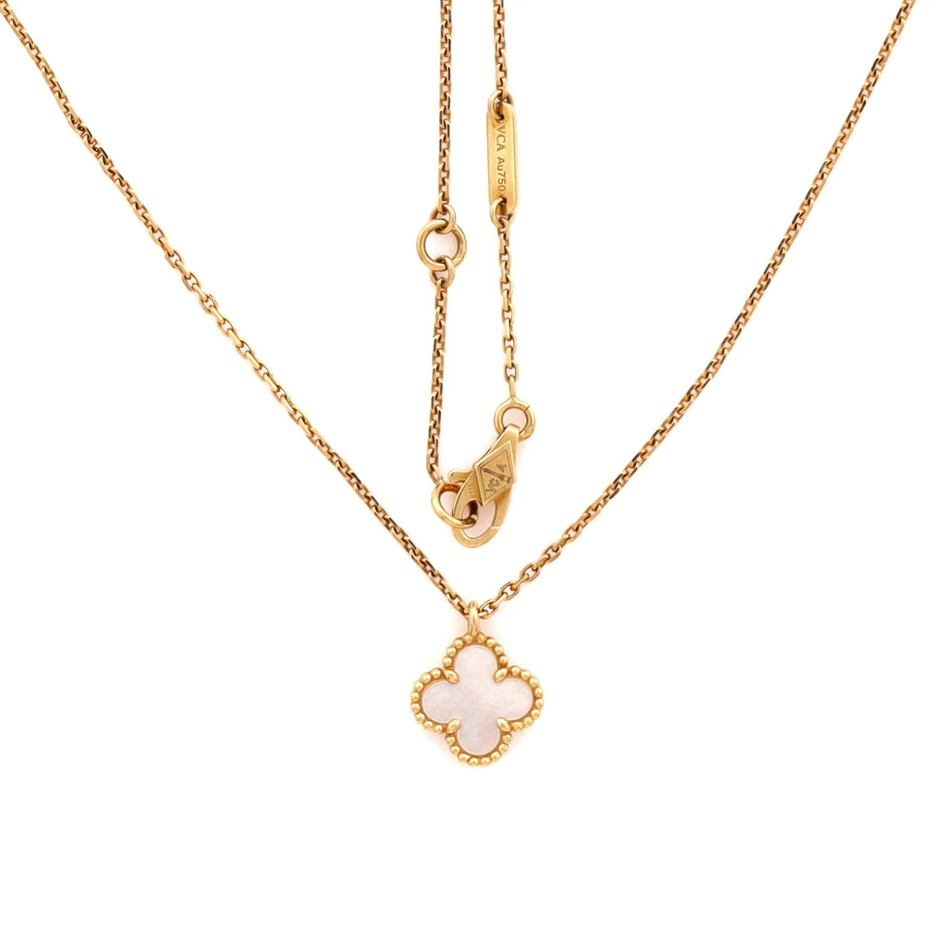 Sweet Alhambra Pendant Necklace 18K Yellow Gold and Mother of Pearl - Image 2