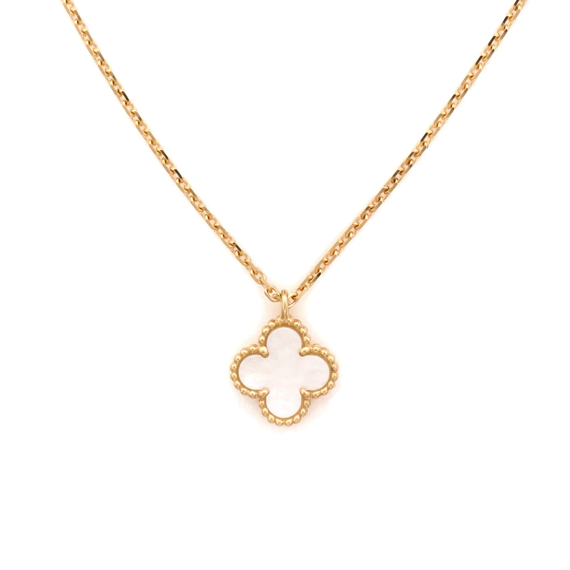 Sweet Alhambra Pendant Necklace 18K Yellow Gold and Mother of Pearl - Image 4