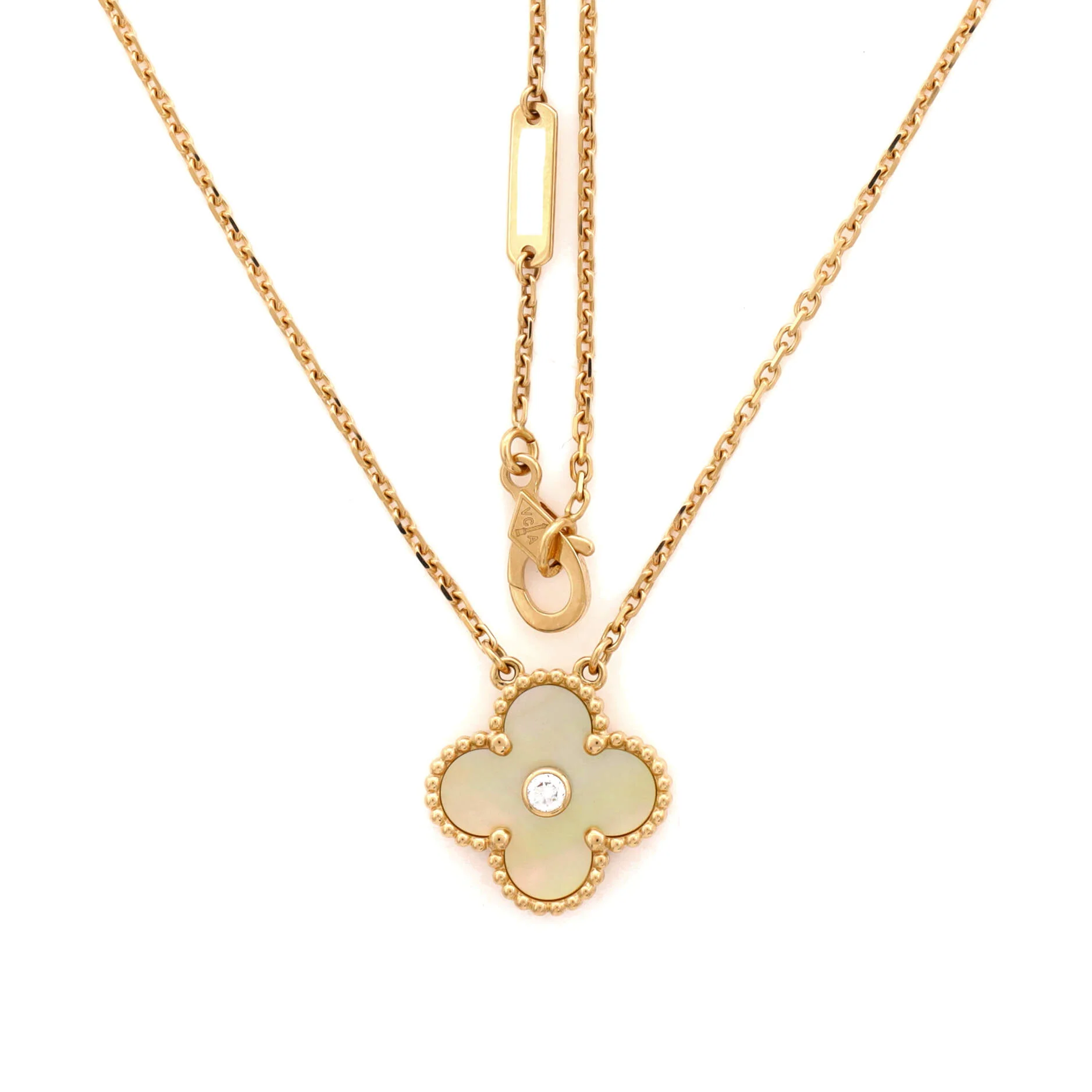 Vintage Alhambra Pendant Necklace 18K Yellow Gold and Gold Mother of Pearl with Diamond - Image 2