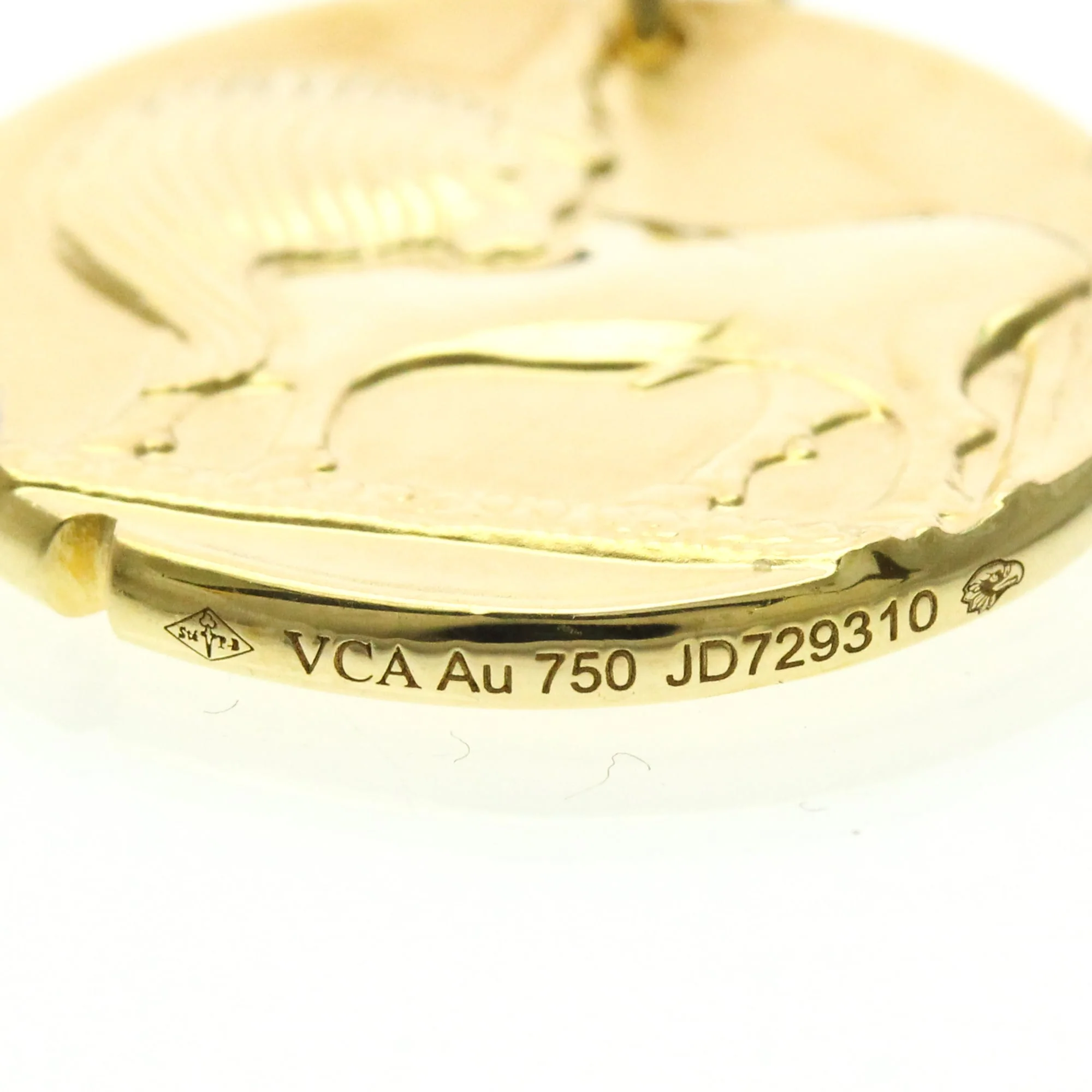 Zodiac Medal Taurus Pendant Necklace 18K Yellow Gold - Image 7