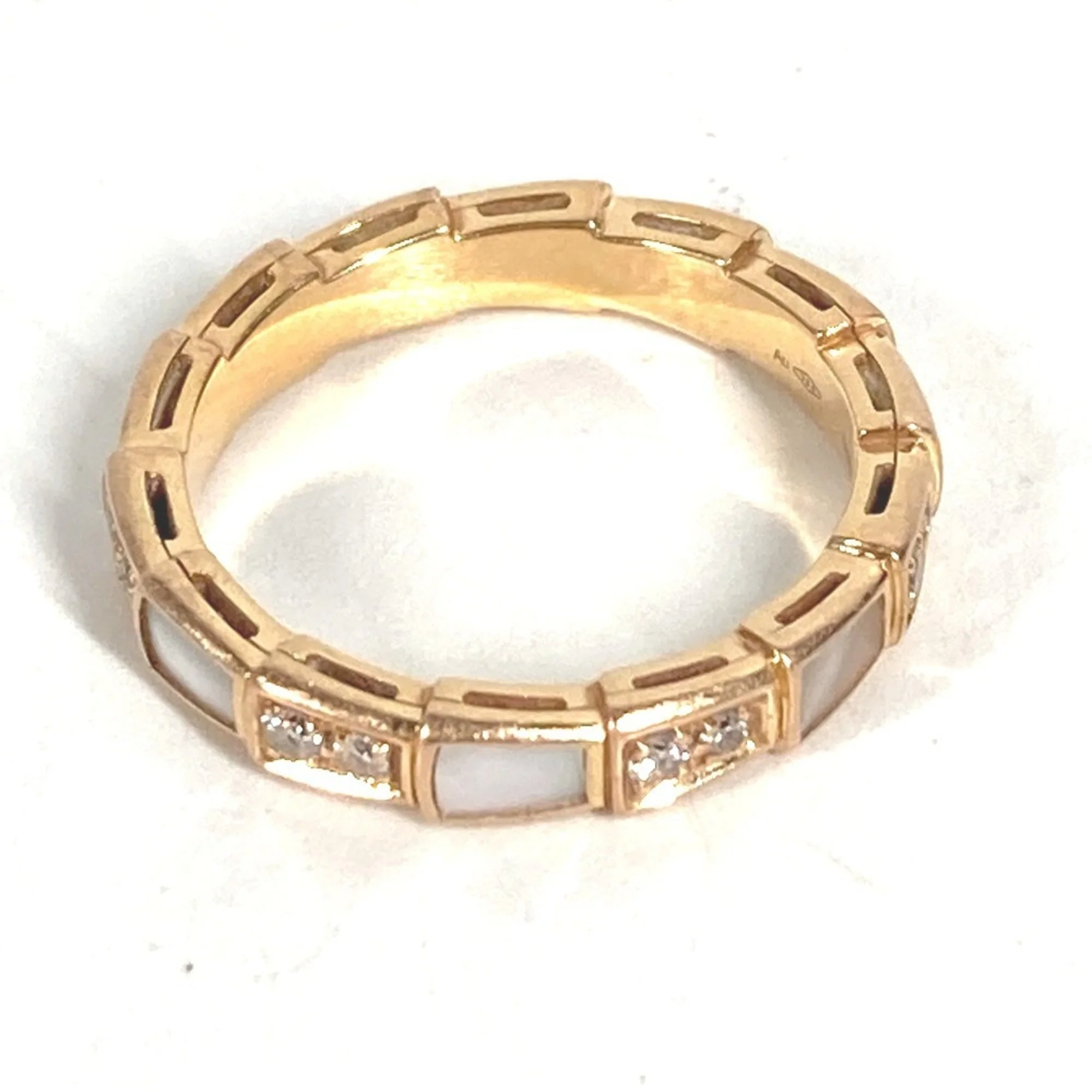 Serpenti Viper Ring 18K Rose Gold with Mother of Pearl - Image 4