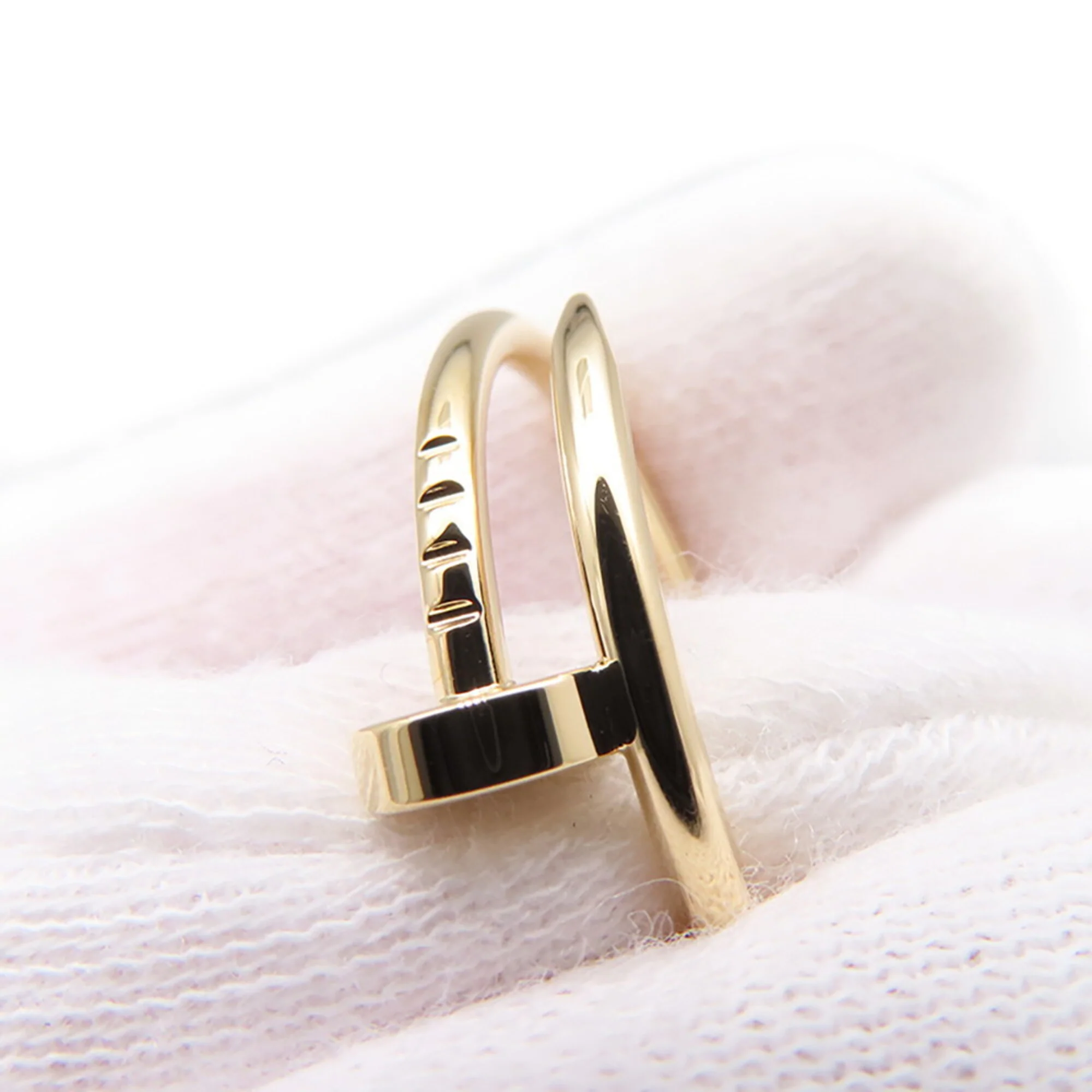 Juste un Clou Ring 18K Yellow Gold Small - Image 5