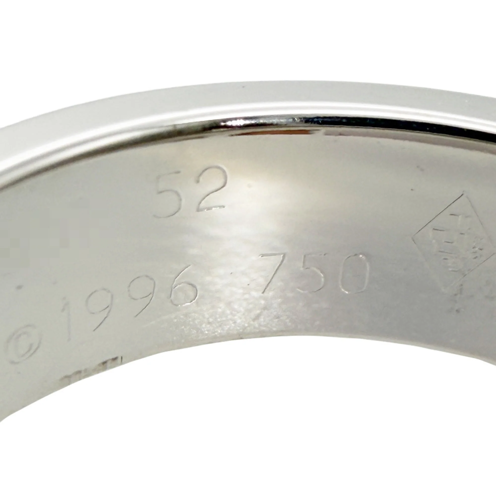Love Ring 18K White Gold - Image 5