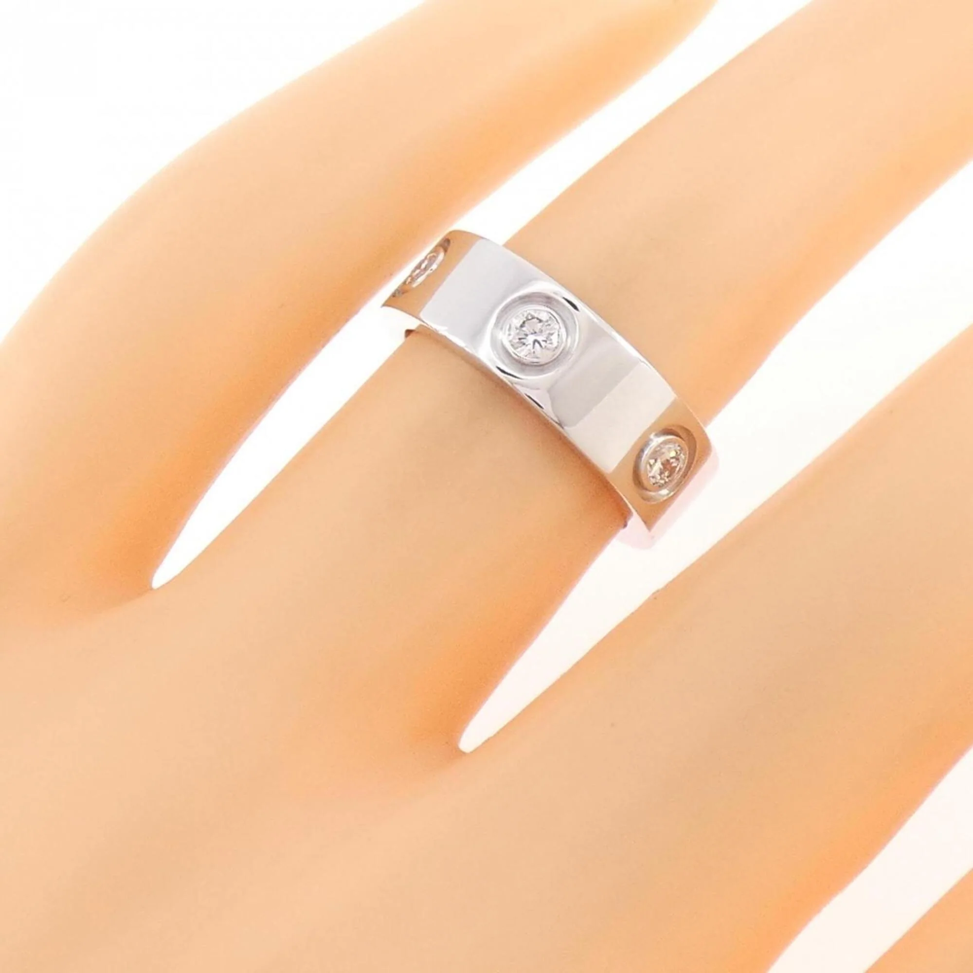 Love Ring 18K White Gold with Diamond - Image 4