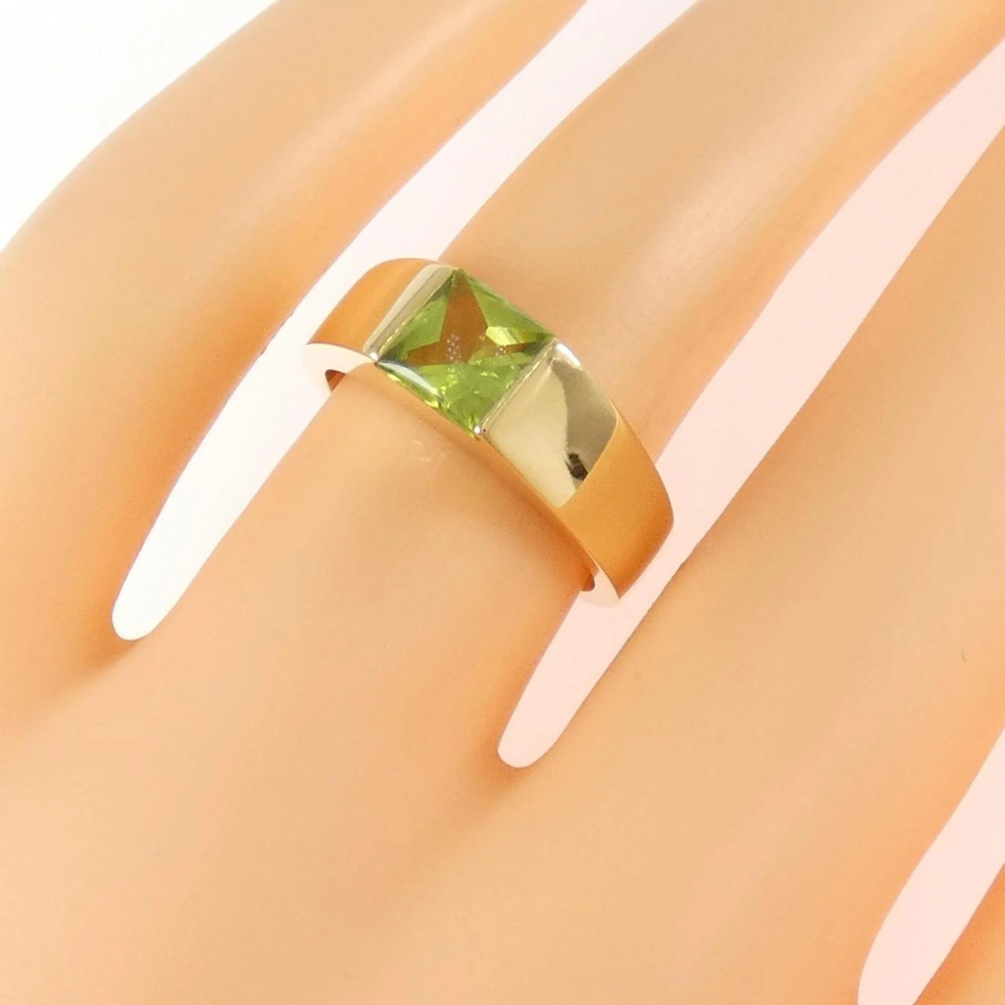 Ring 18K Yellow Gold with Peridot - Image 5