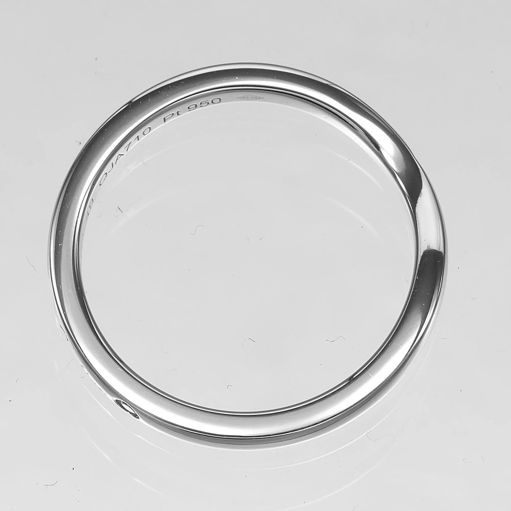 Ring Platinum with Diamonds - Image 8