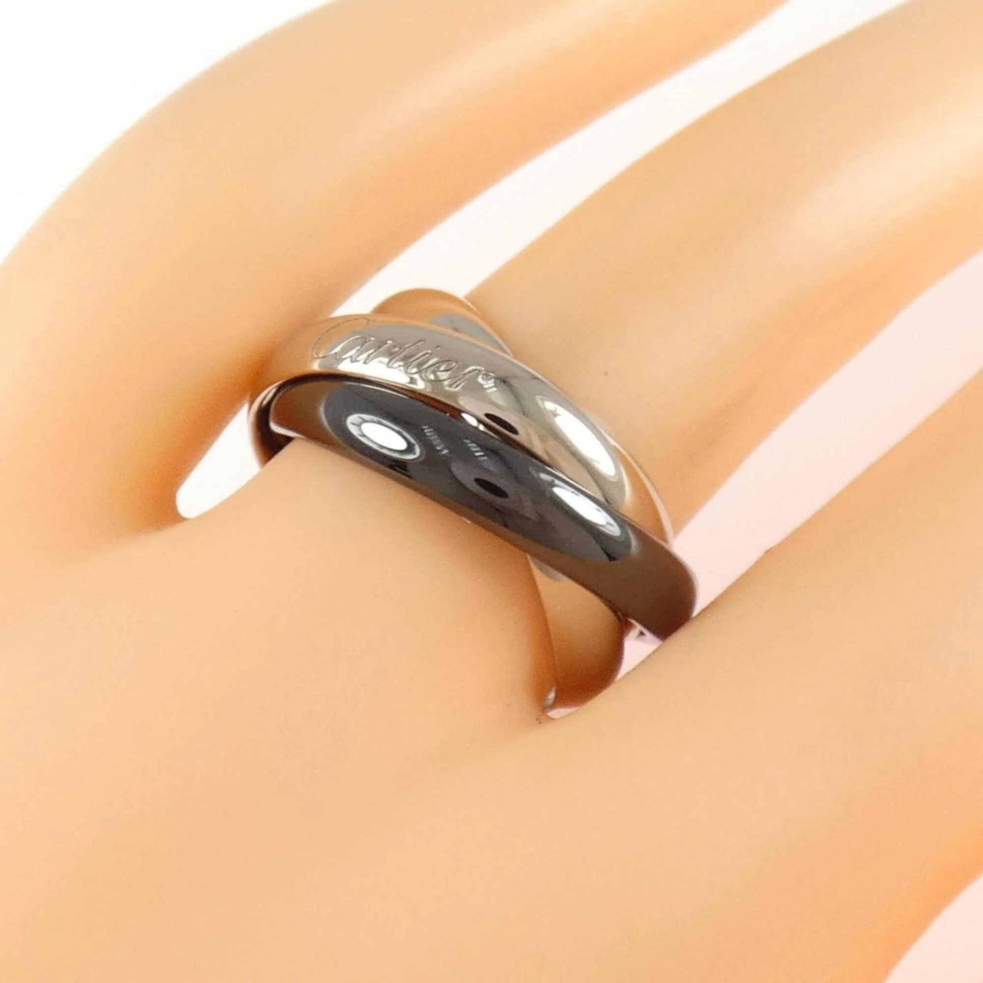 Trinity Ring 18K White Gold and Ceramic - Image 5