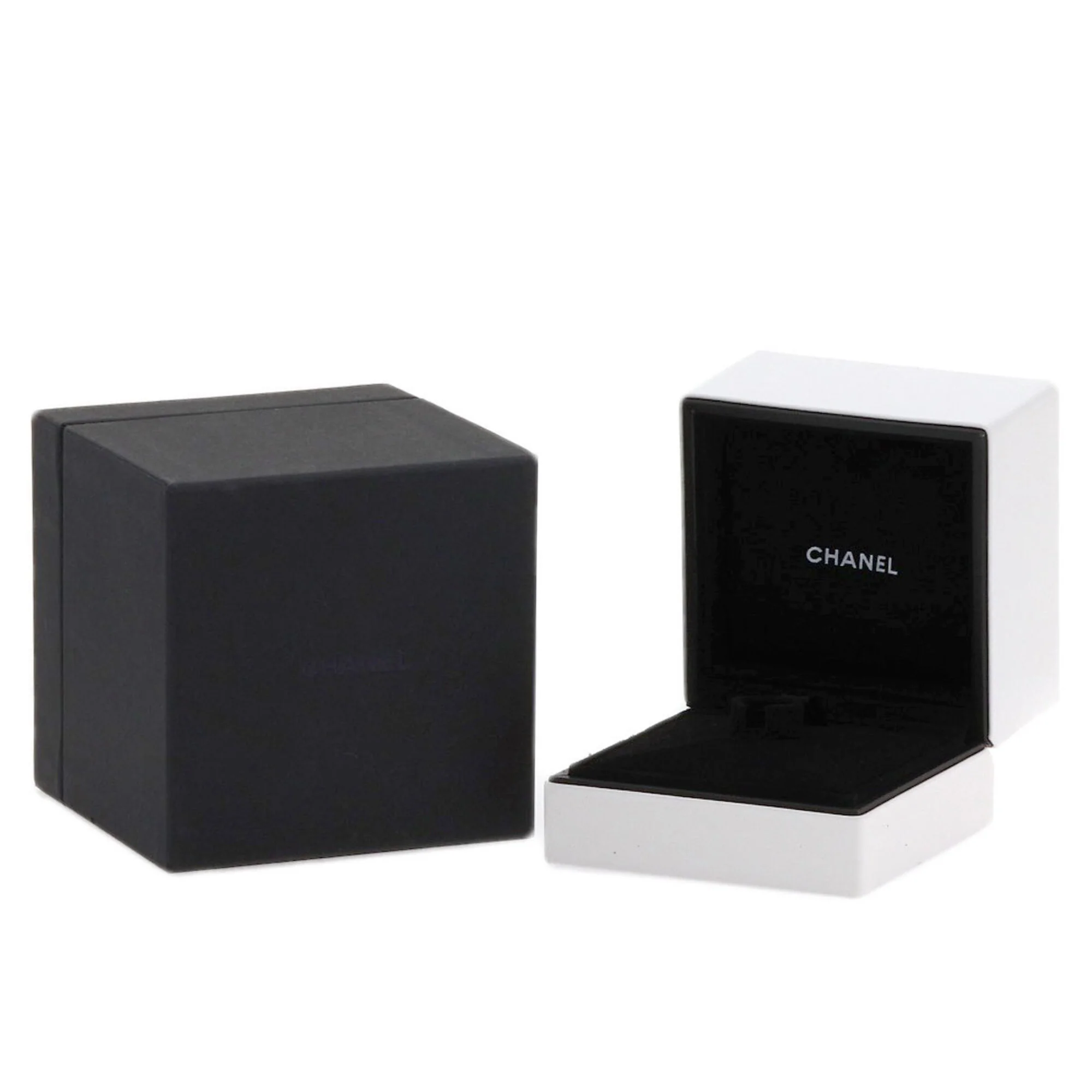 Camellia Ring 18K White Gold with Diamond - Image 9