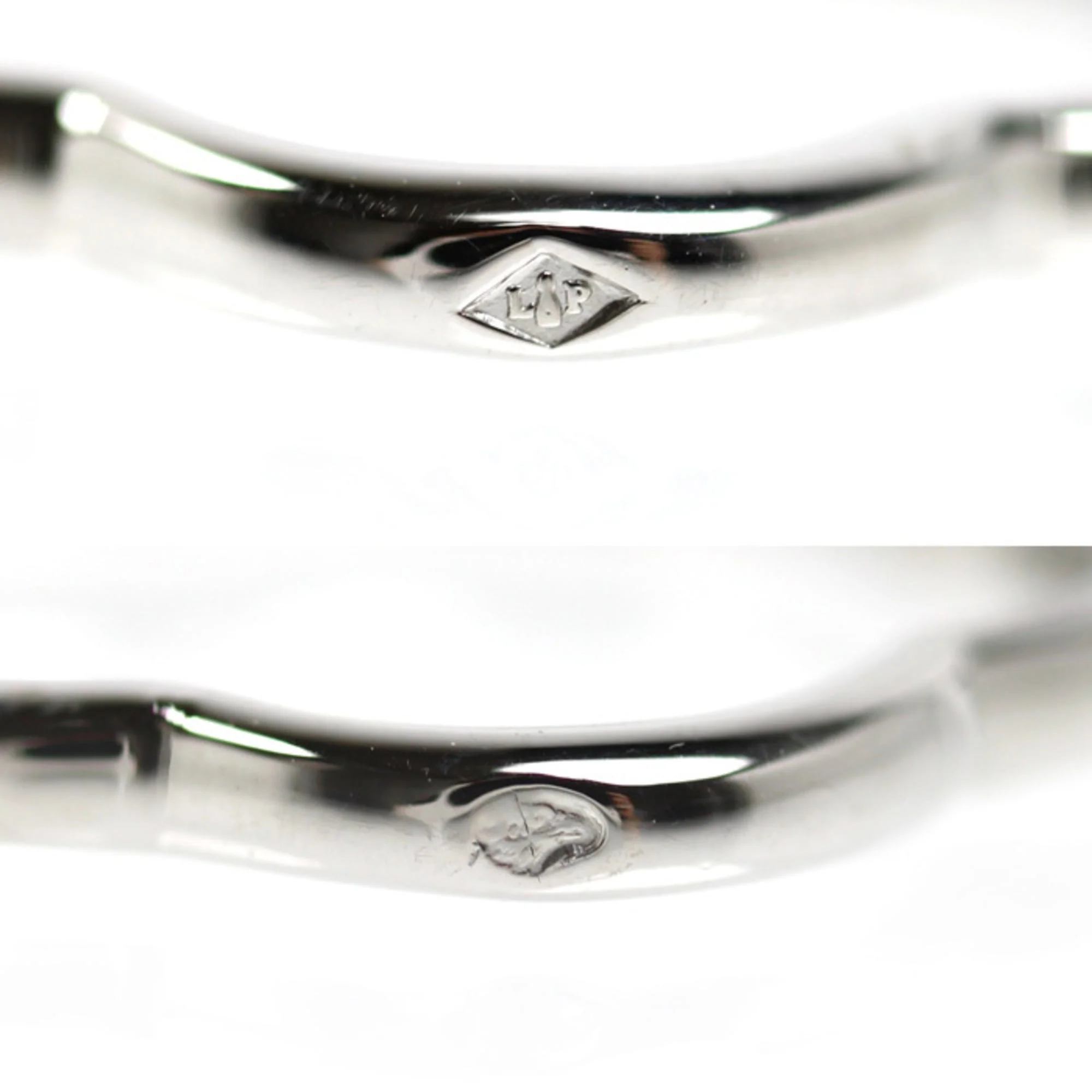 Camellia Ring 18K White Gold with Diamond - Image 6