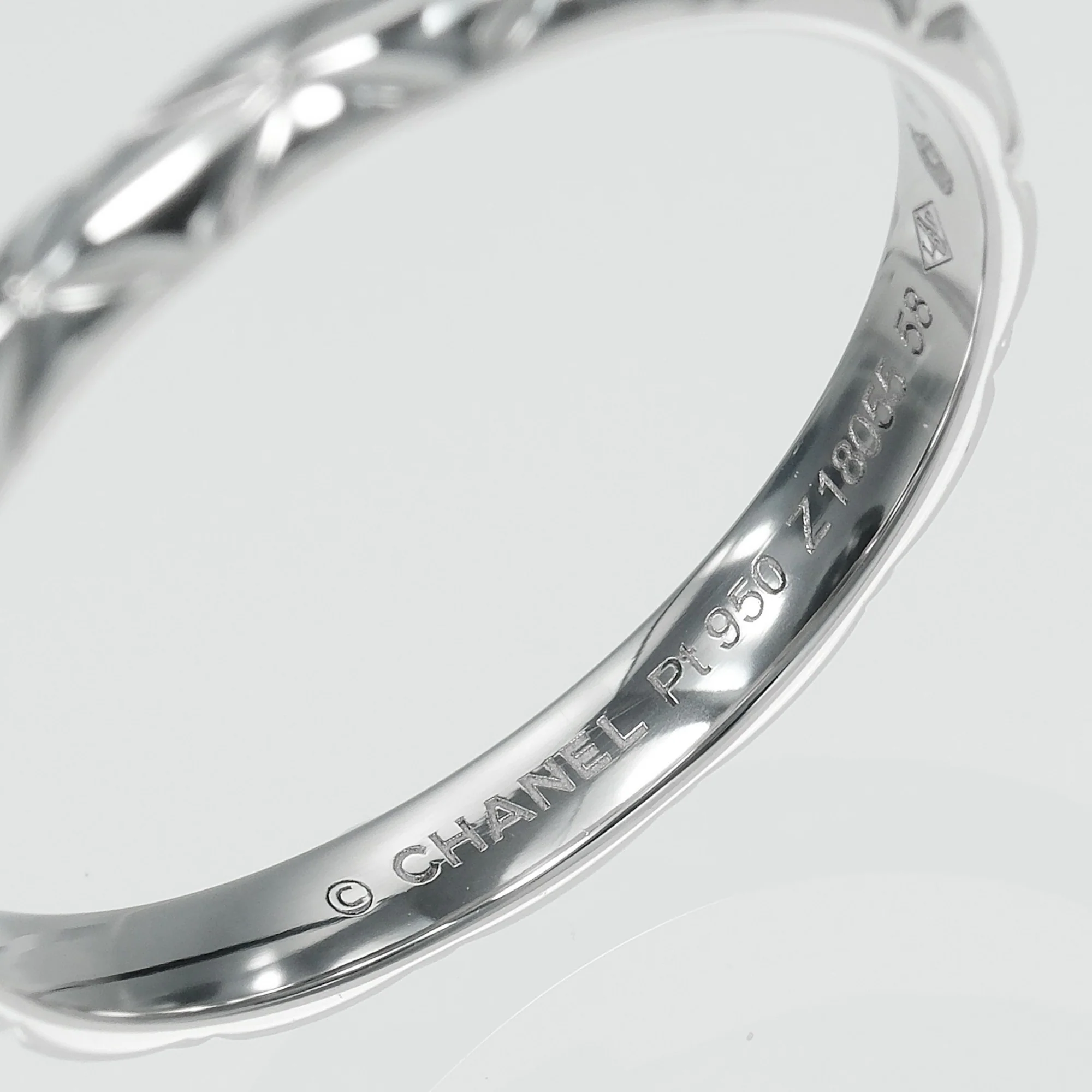 Matelasse Ring Platinum Small - Image 4