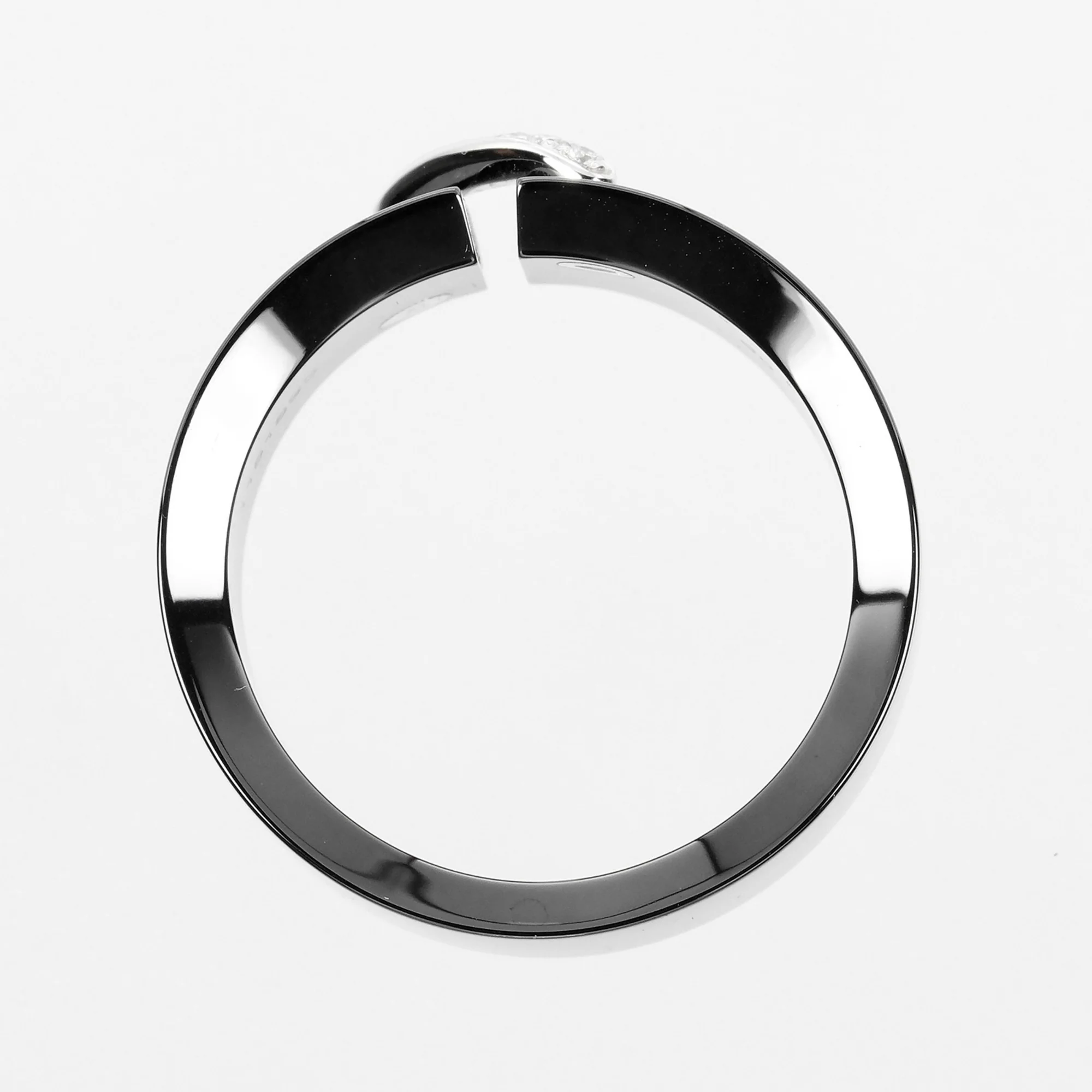 Lien Ring Ceramic and 18K White Gold with Diamond - Image 8