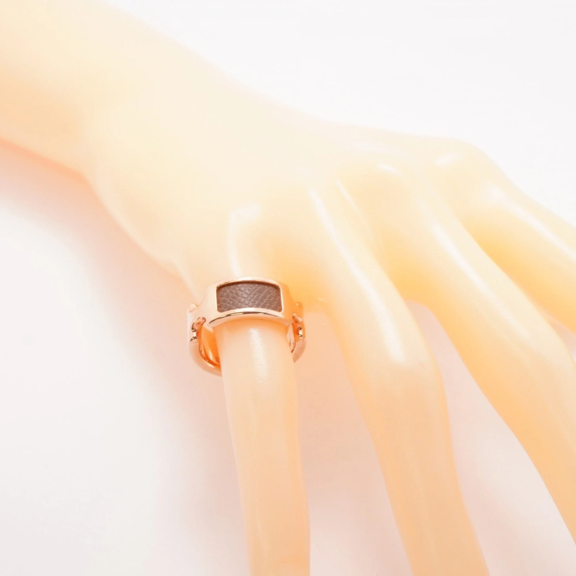 Olympe Ring Gold and Leather - Image 6