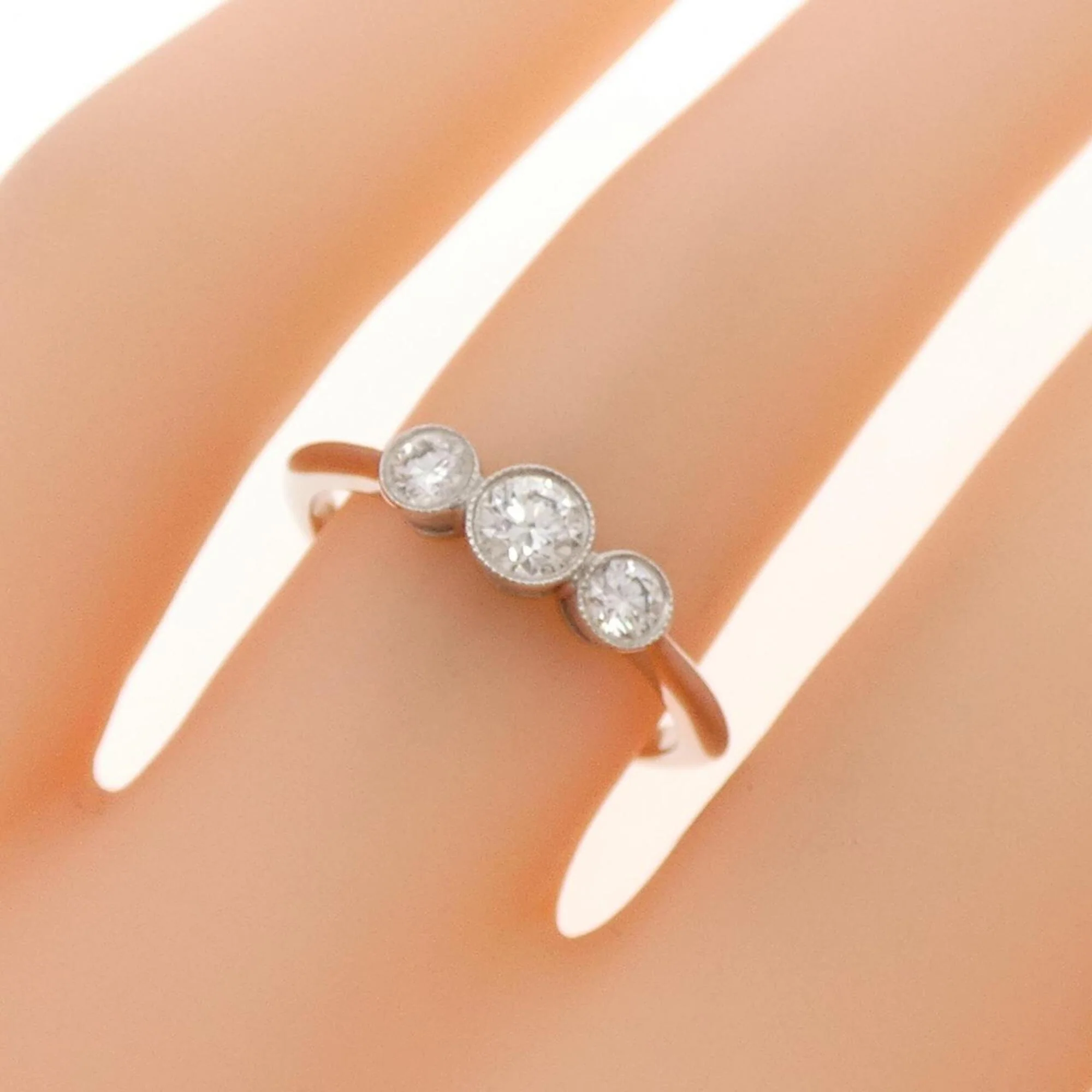 Band Ring Platinum with Diamond - Image 5