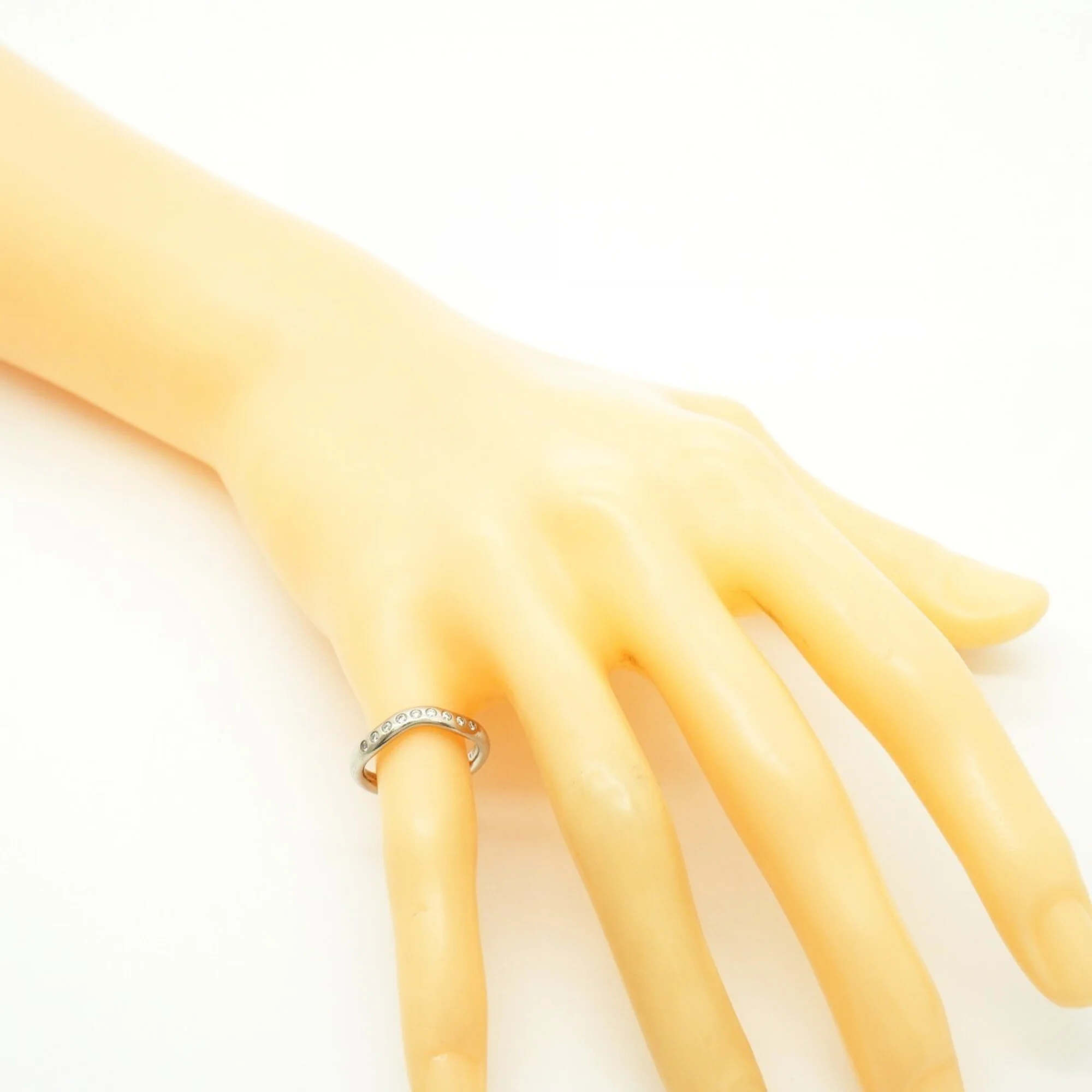 Band Ring Platinum with Diamond - Image 8