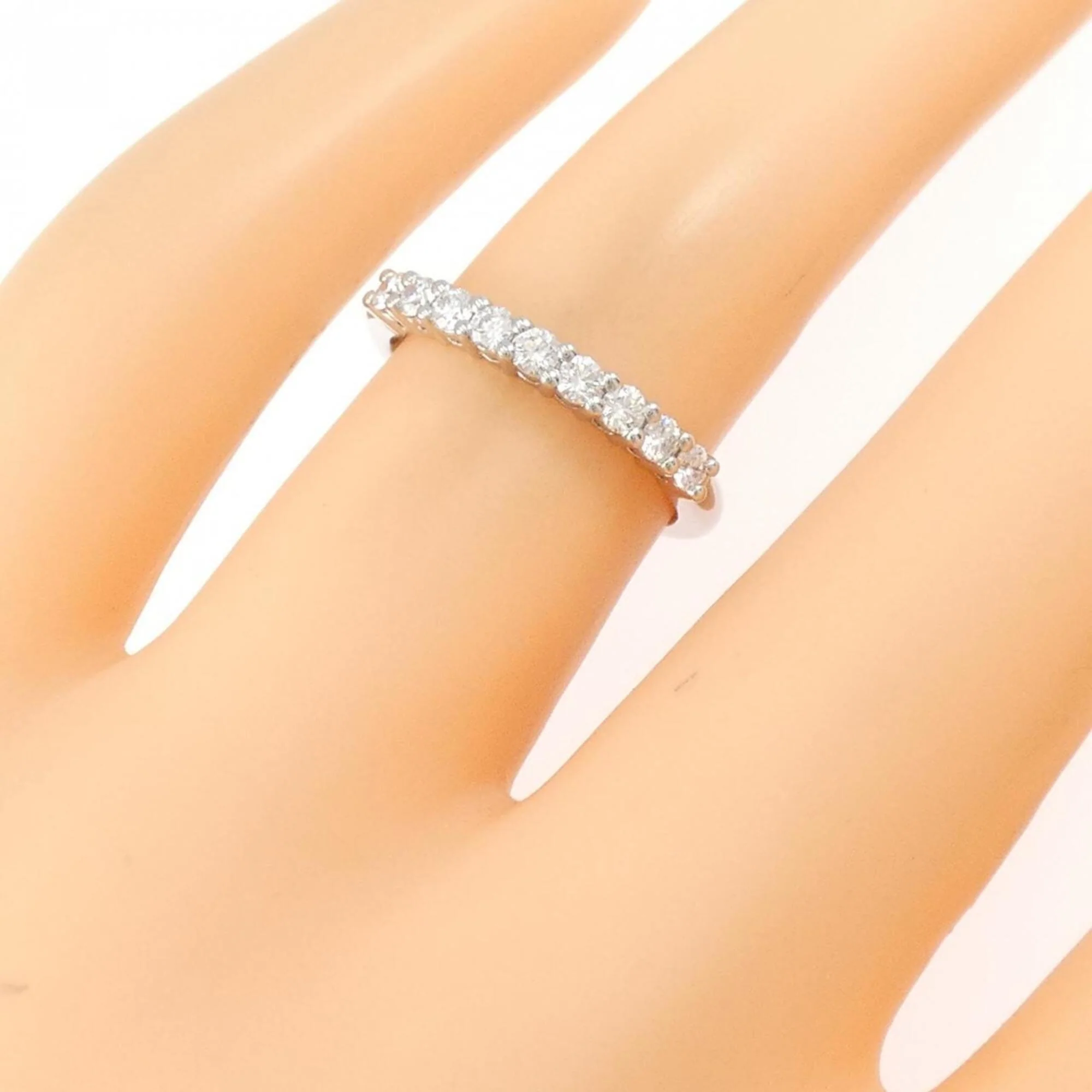 Band Ring Platinum with Diamond - Image 4