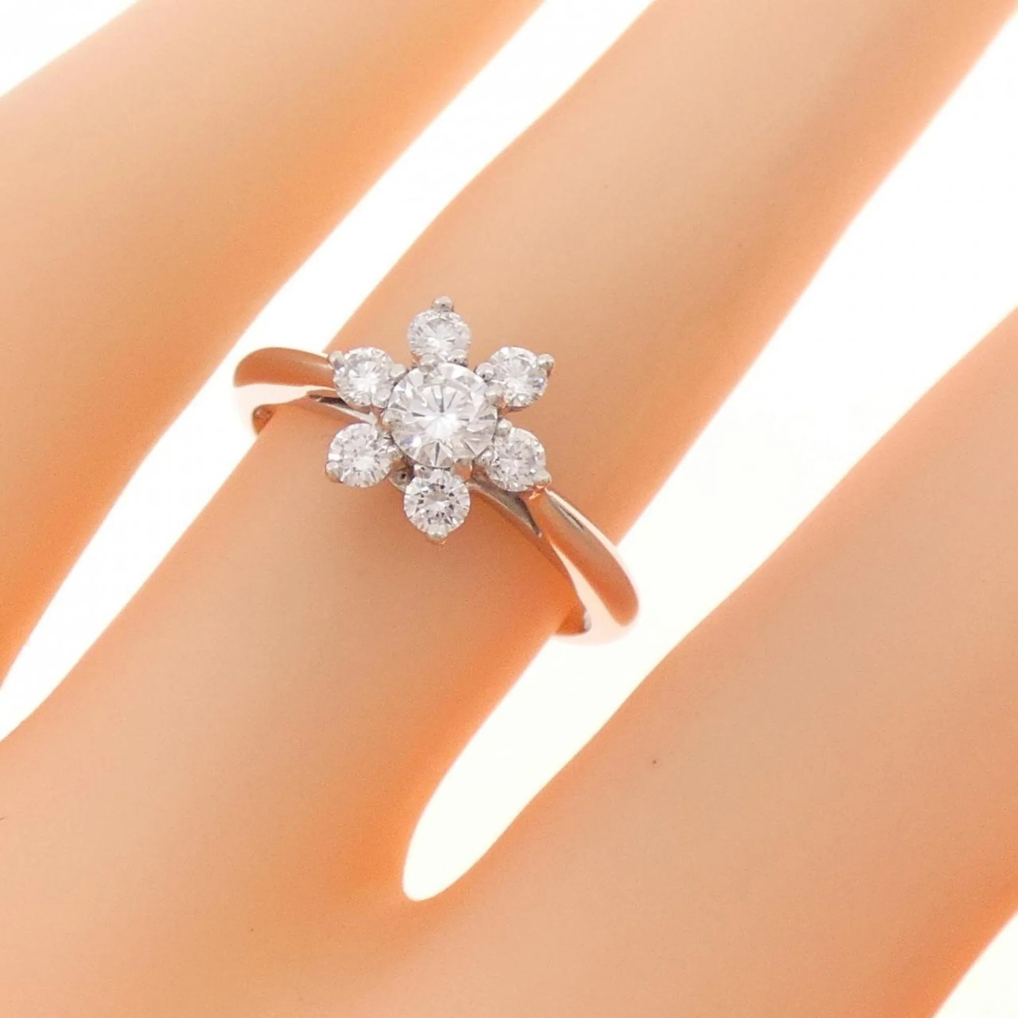 Buttercup Ring Platinum with Diamond - Image 5
