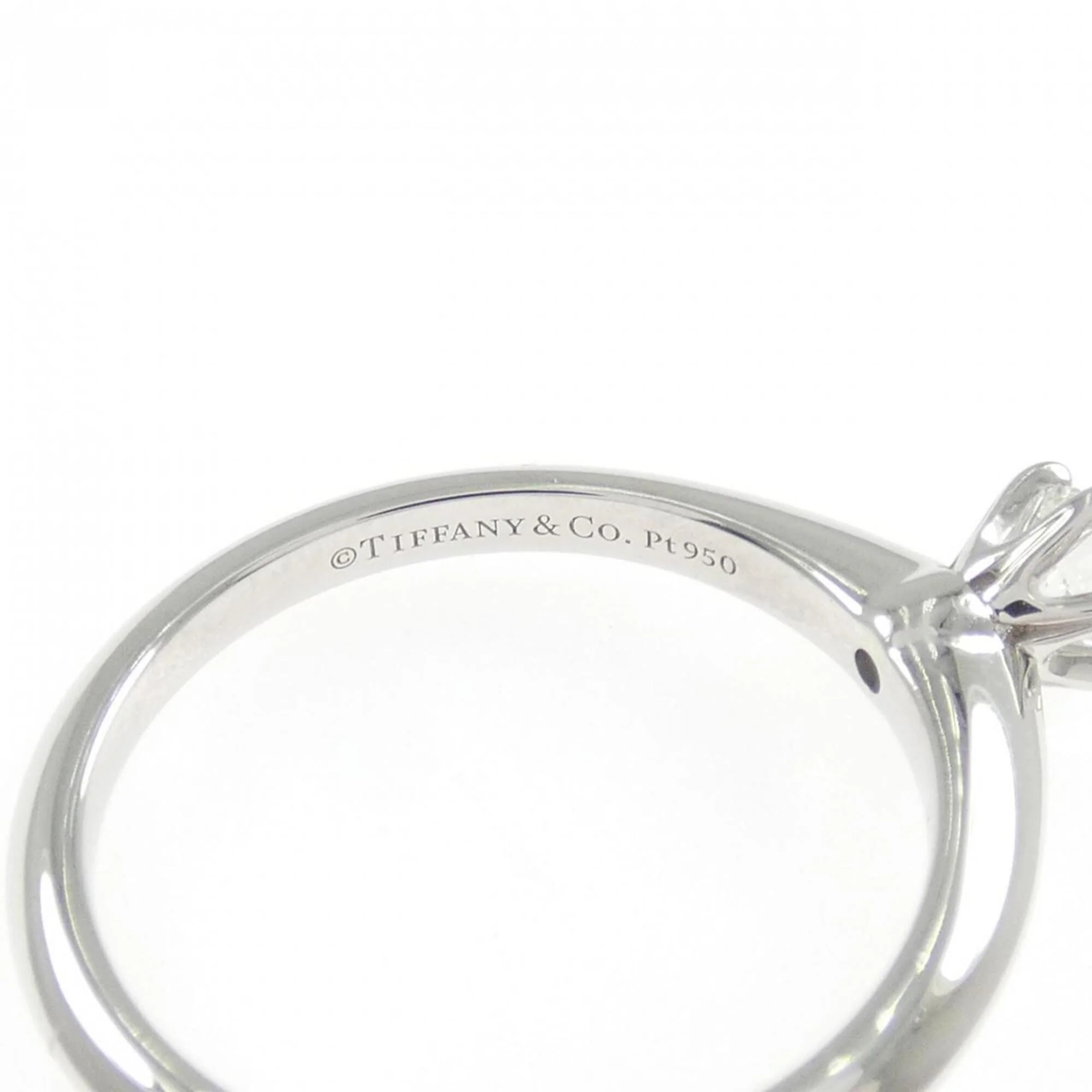Classic Solitaire Ring Platinum with Diamond - Image 4