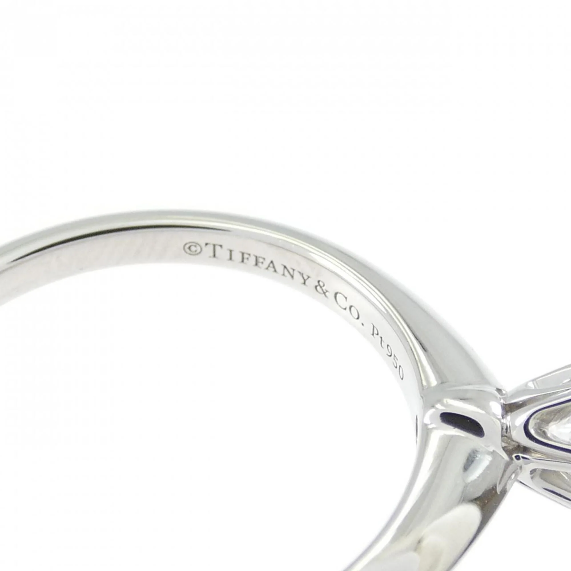 Classic Solitaire Ring Platinum with Diamond - Image 4
